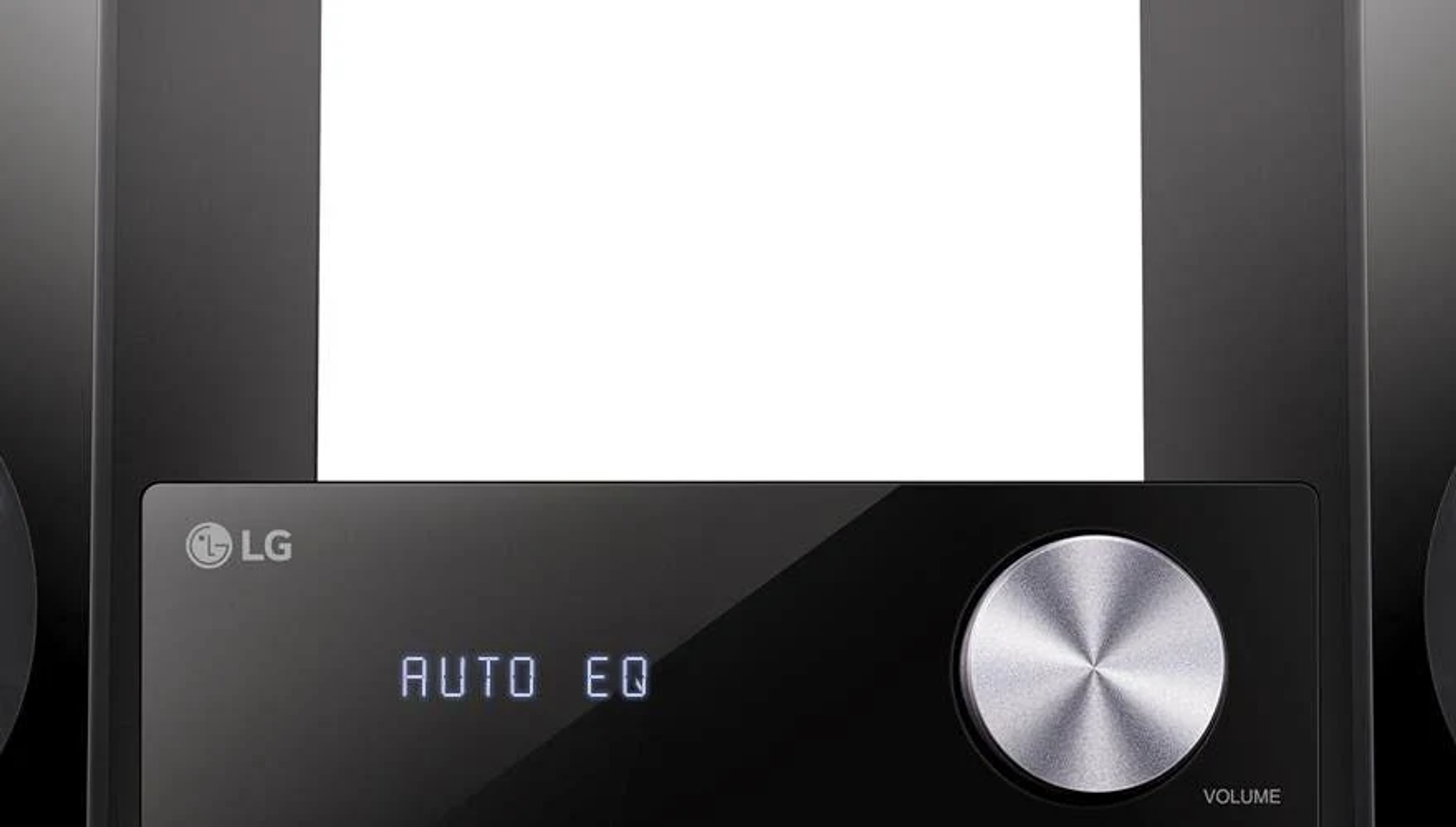 Primer plano de un sistema de audio negro con una perilla de volumen plateada y un logotipo de LG.