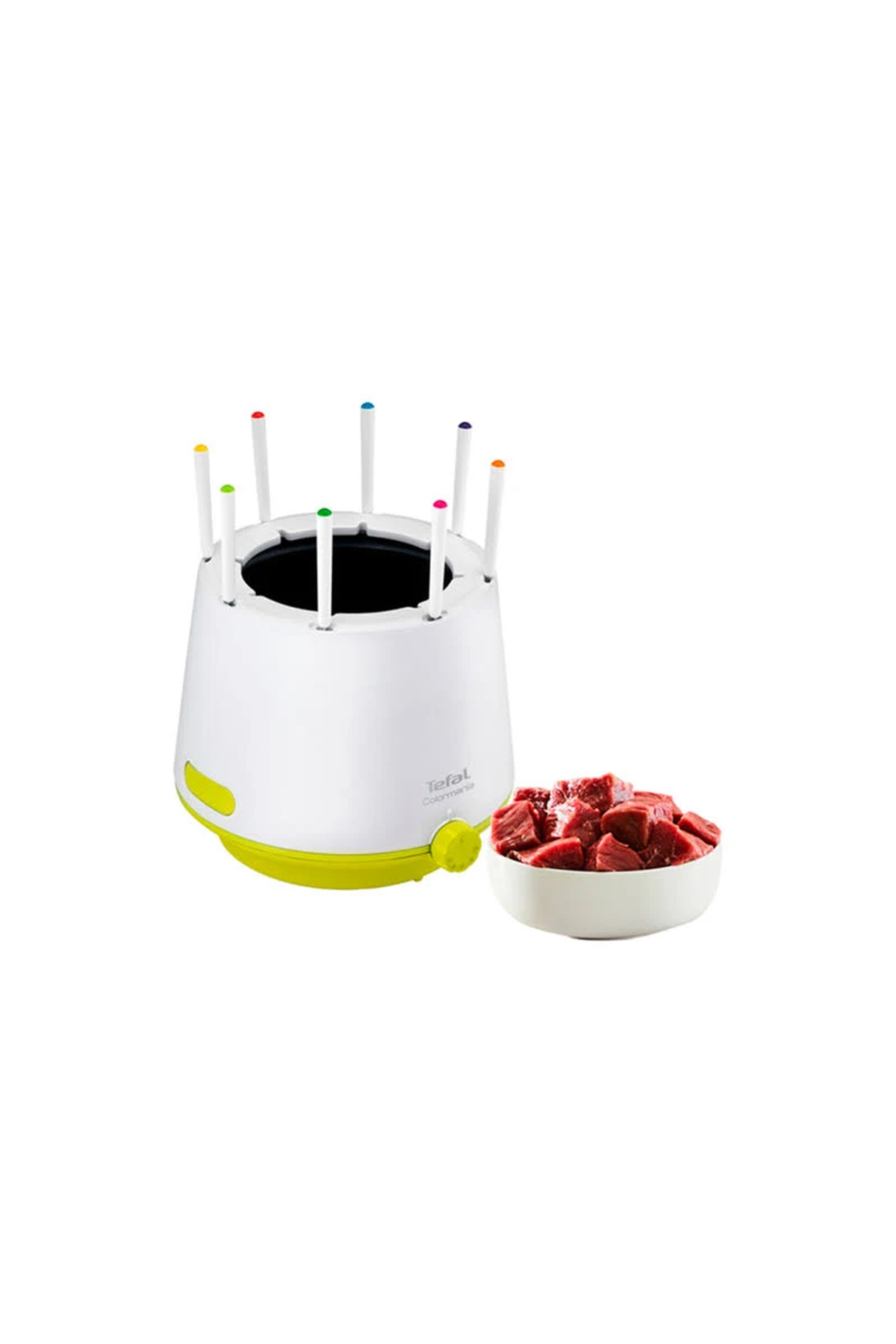 Eine weiße Tefal-Kochmaschine mit Spießen und einer Schüssel Fleisch. Auf weißem Hintergrund.