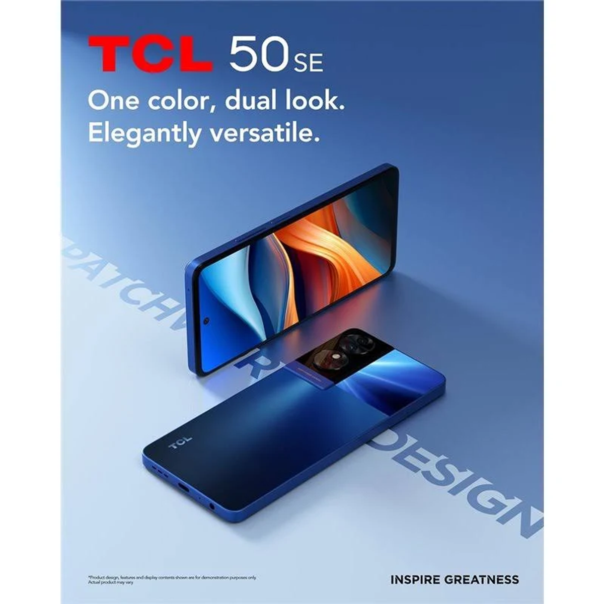 Twee blauwe smartphones. Eén op een oppervlak met de achterkant, de ander het scherm.