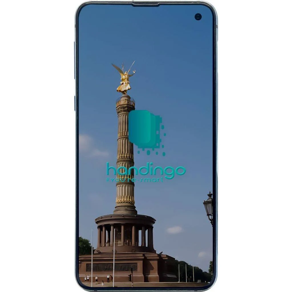 Smartphone che mostra l'immagine di un monumento sullo schermo. Logo sullo schermo. Cielo blu visibile.