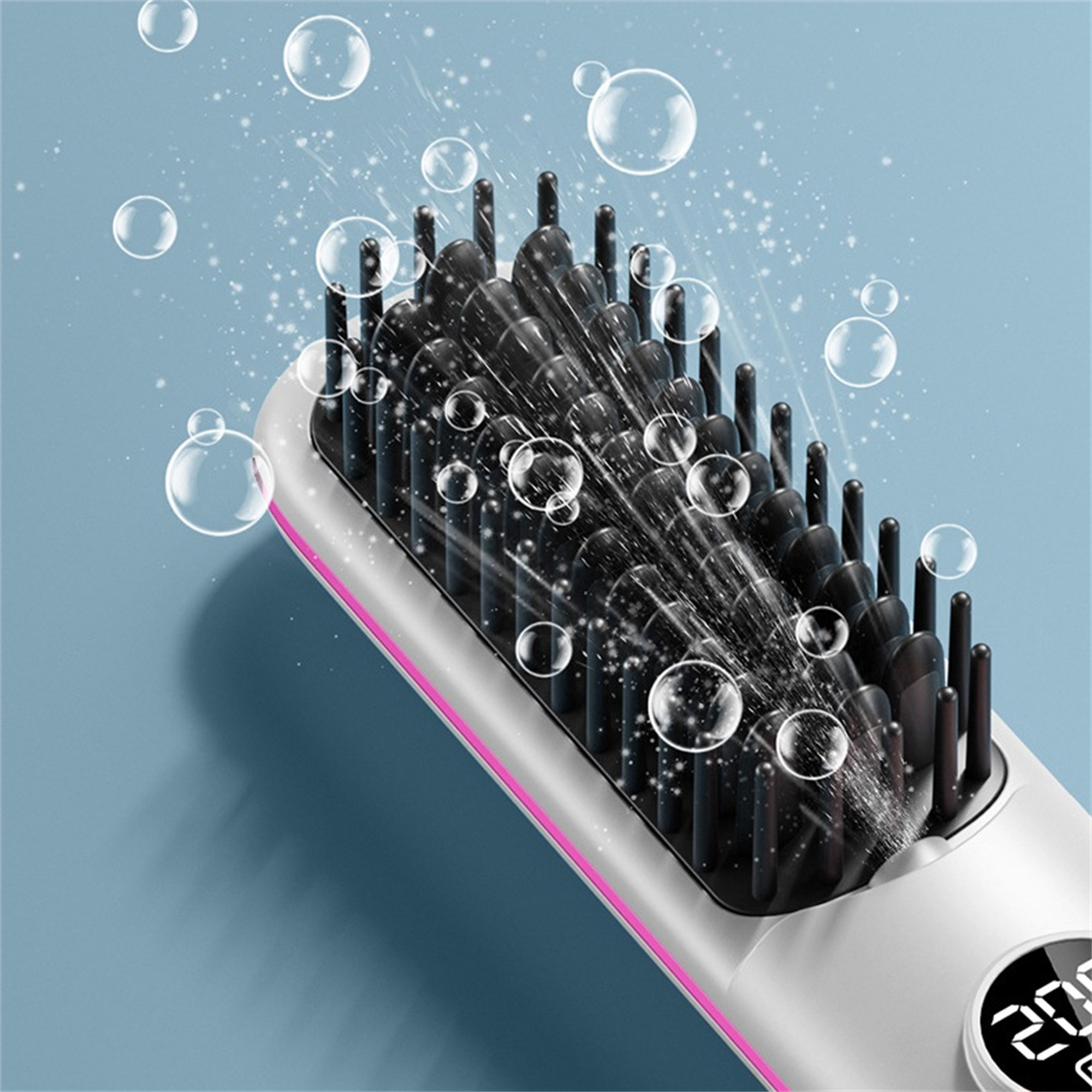 Haarglättungsbürste mit schwarzen Borsten, Wassertropfen und Blasen. Weiße und rosa Details. Blauer Hintergrund.