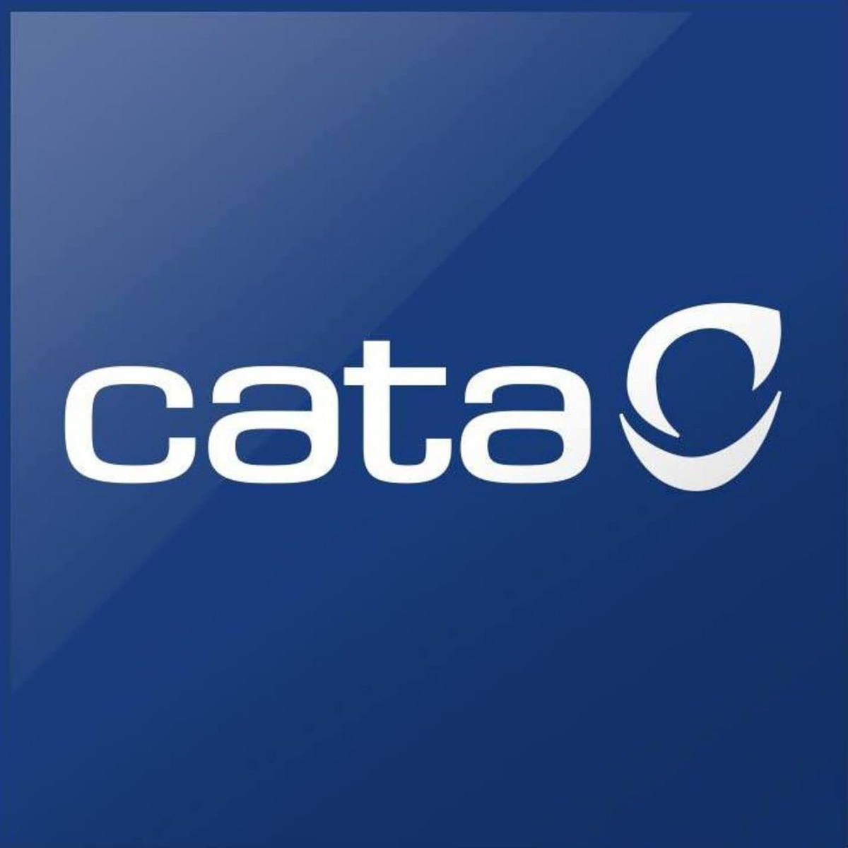 Il logo del marchio CATA in bianco su un quadrato blu con angoli arrotondati.