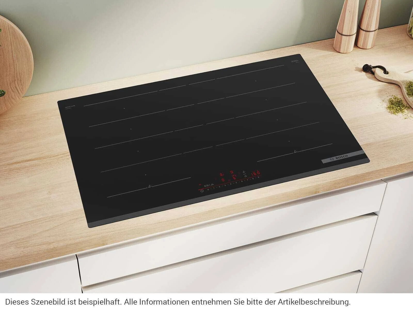 Czarna płyta grzejna z elementami dotykowymi i wyświetlaczem cyfrowym. Znajduje się na jasnym drewnianym blacie.