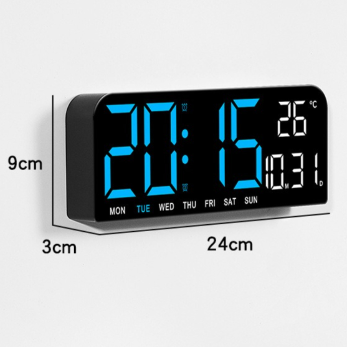 Schwarze Digitaluhr mit 20:15 und Datum. Abmessungen sind 24cm x 9cm x 3cm. Blaue Ziffern.