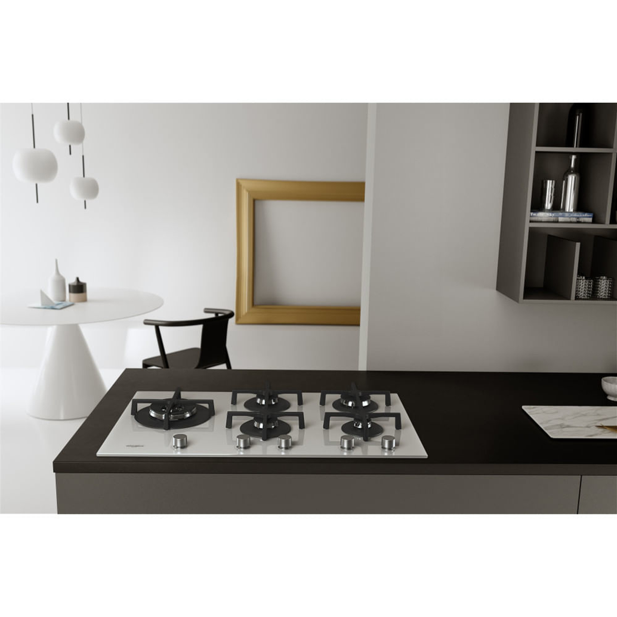 Biała płyta grzewcza z czterema palnikami na ciemnym blacie, z tłem kuchni.