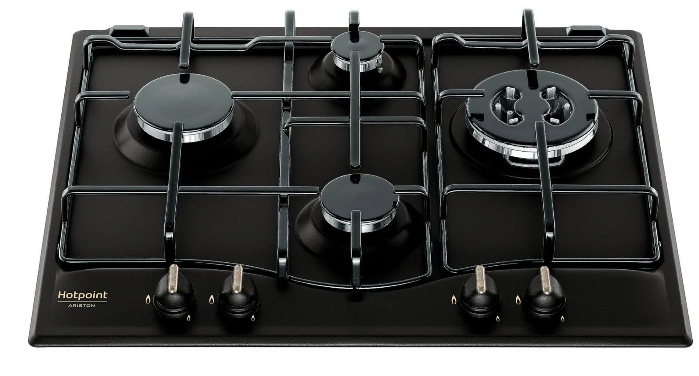 Czarna płyta gazowa z czterema palnikami, czarnymi rusztami i pokrętłami. Marka to Hotpoint Ariston.