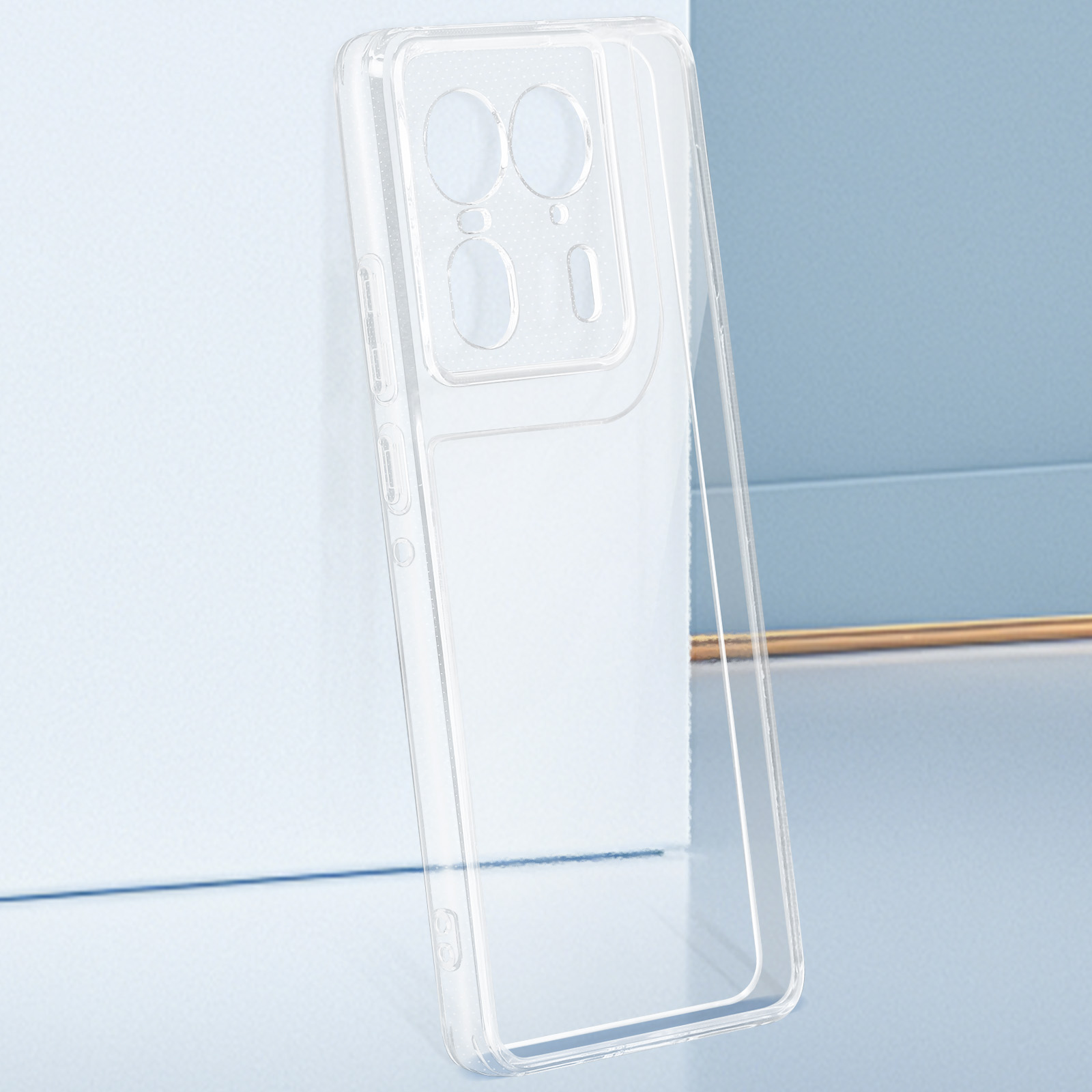 Custodia trasparente per telefono, ritagli per obiettivi della fotocamera visibili.