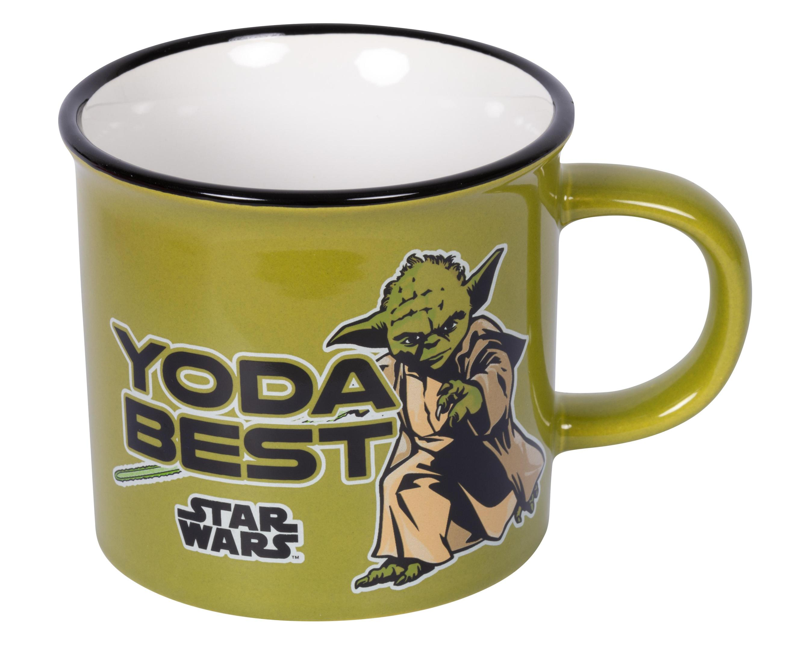 Ein grüner Yoda-Becher mit dem Text 'YODA BEST' und einem Star Wars-Logo.