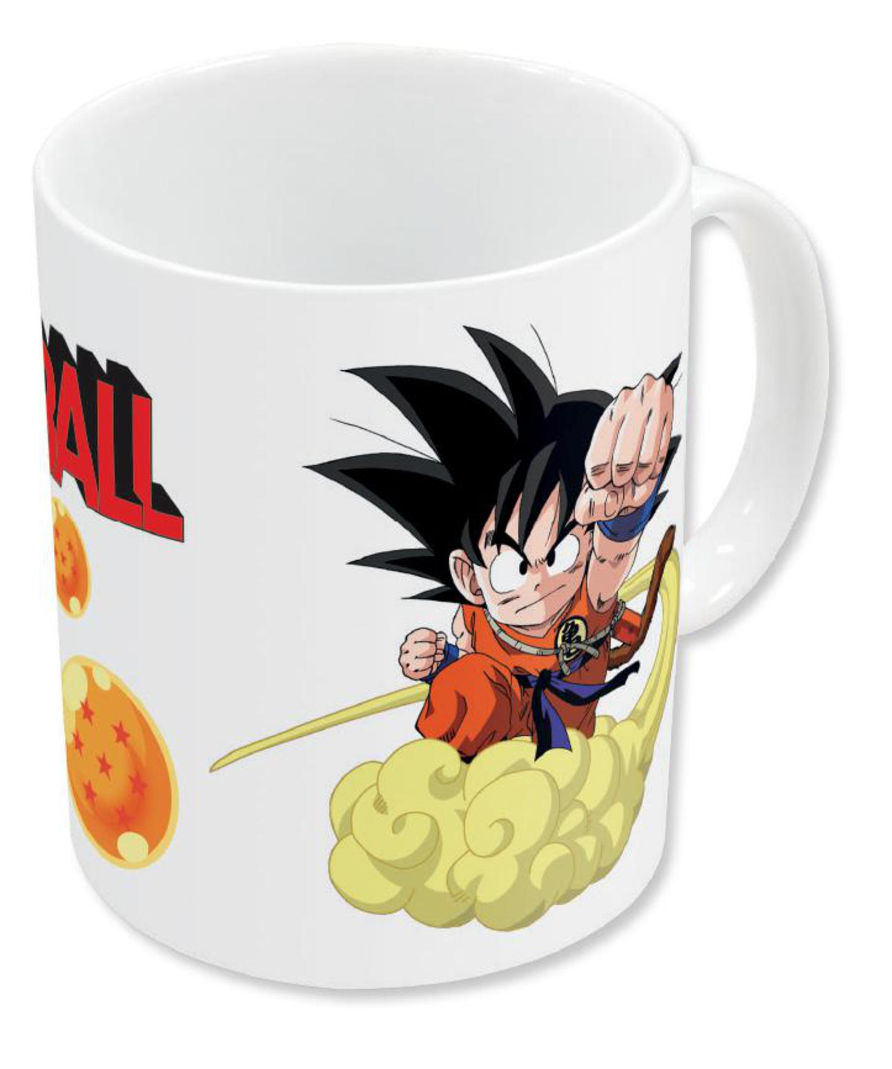 Weiße Tasse mit Dragon Ball Z Design. Zeigt Goku auf einer Wolke, mit Dragon Balls und Logo.