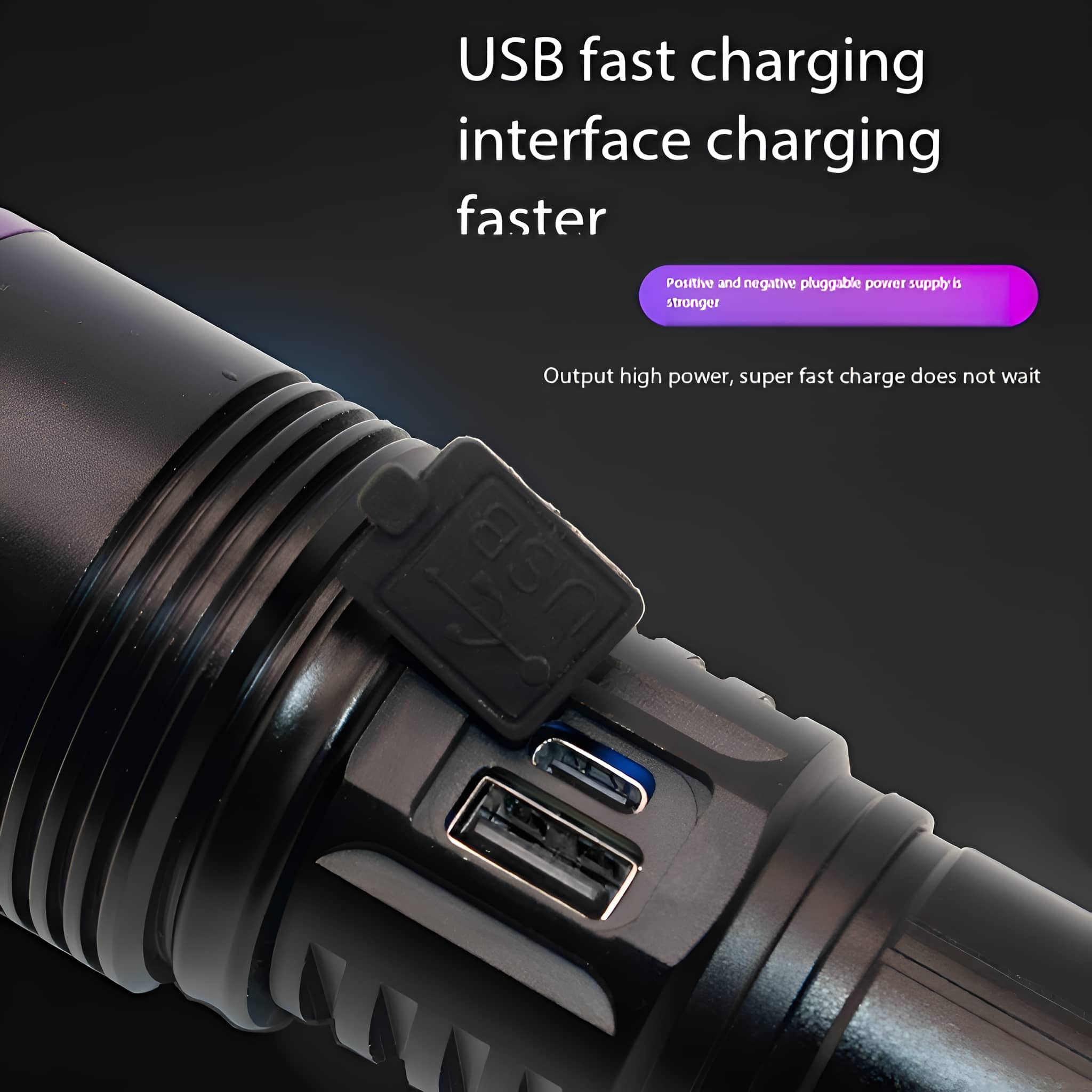 Nahaufnahme einer schwarzen Taschenlampe mit USB-Ladeanschluss, Text weist auf schnelles Laden hin.