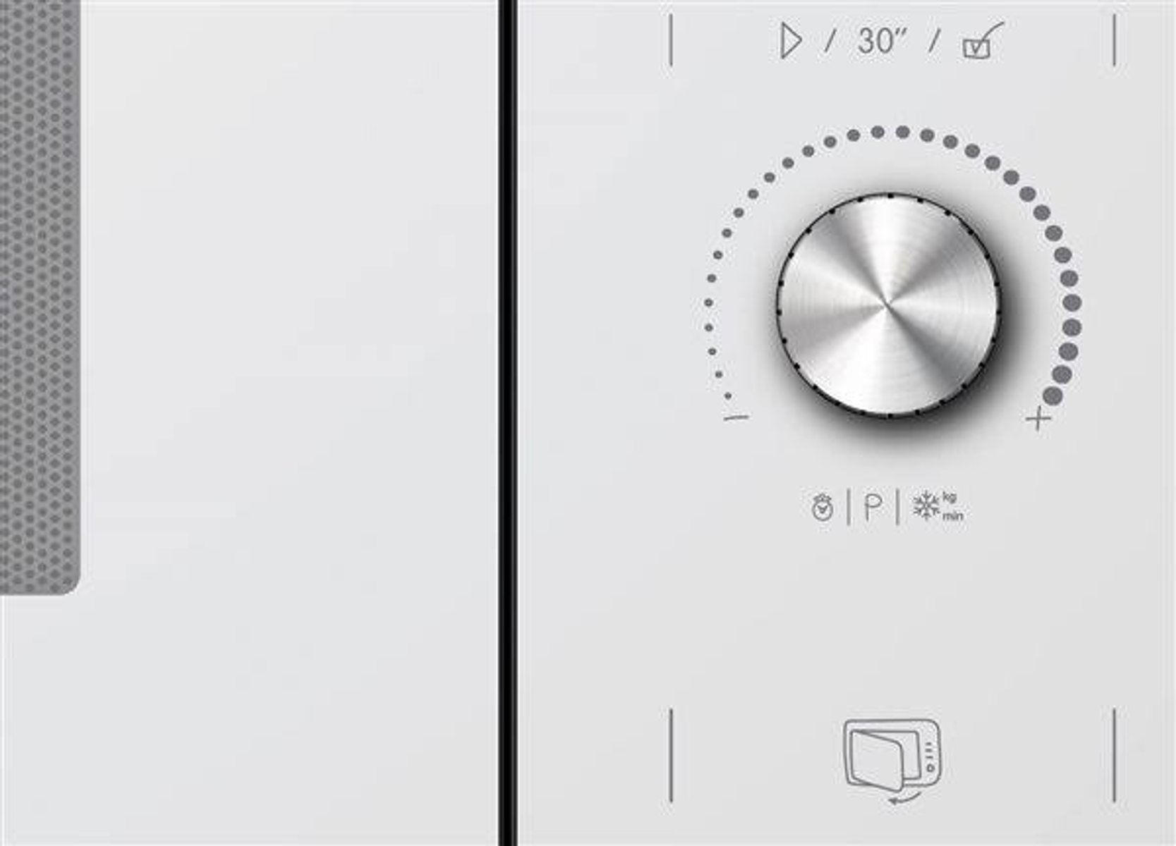 Primer plano del panel de control del microondas, con dial y botones, fondo blanco.