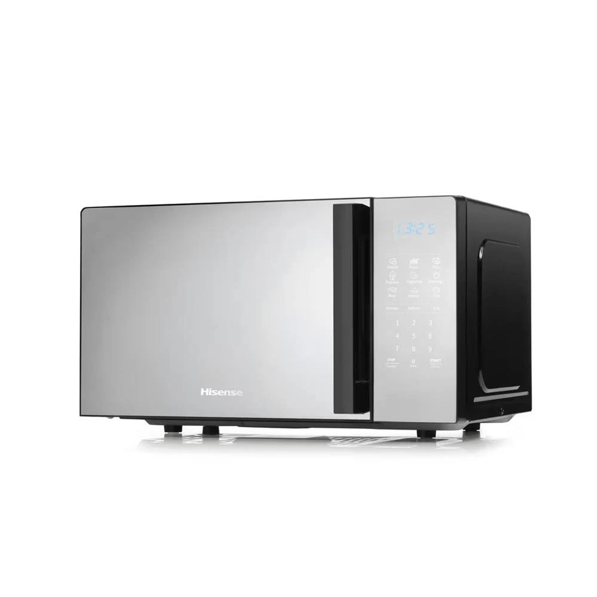 Kuchenka mikrofalowa Hisense, srebrny przód, czarne boki, wyświetlacz cyfrowy i panel sterowania.