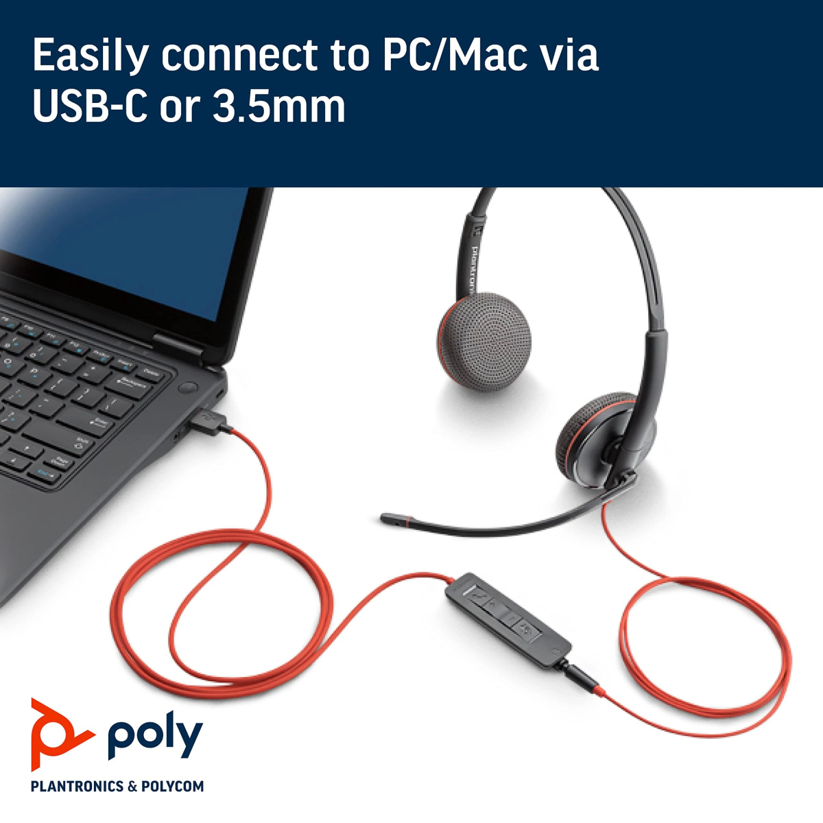 Auriculares conectados a portátil por cable USB-C. Cable rojo, control negro. Logotipo Plantronics Poly.