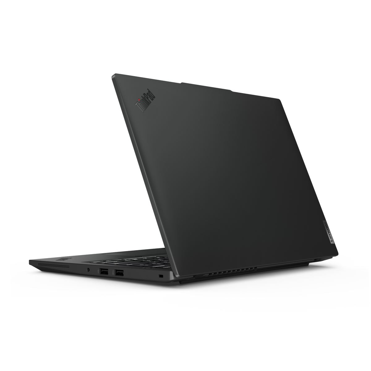 Un portátil Lenovo ThinkPad negro, abierto, en ángulo, que muestra el teclado y la pantalla. La tapa también está en ángulo.