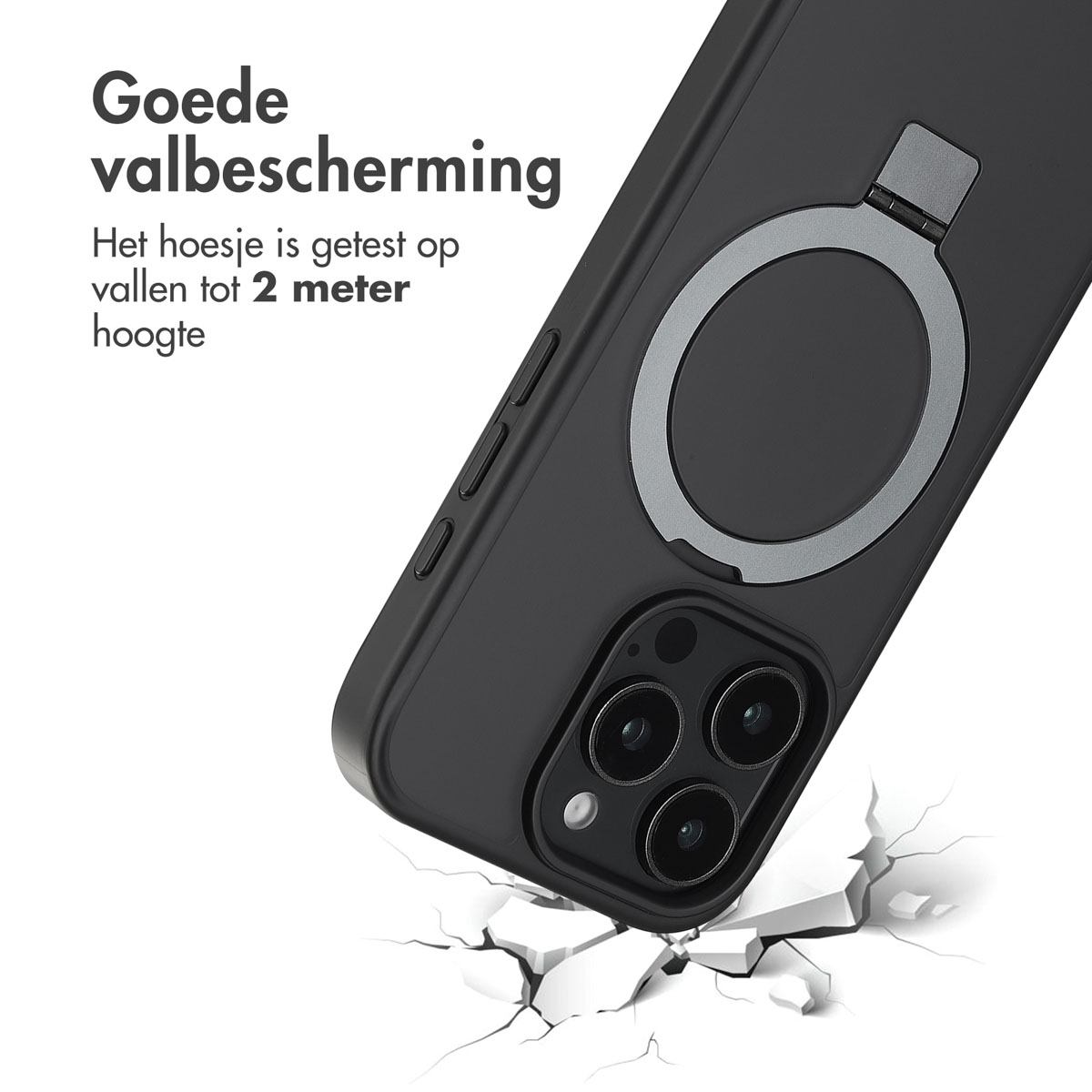 Coque de téléphone noire avec un anneau métallique. La coque est sur une surface blanche avec des fissures.