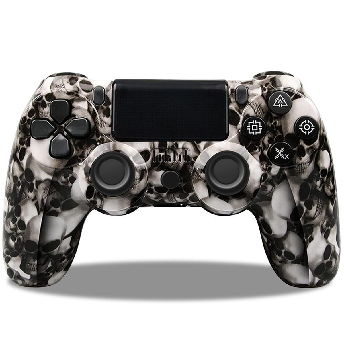 Schwarz-weißes Gamepad mit Totenkopfmuster, schwarzen Knöpfen und einem schwarzen Touchpad.