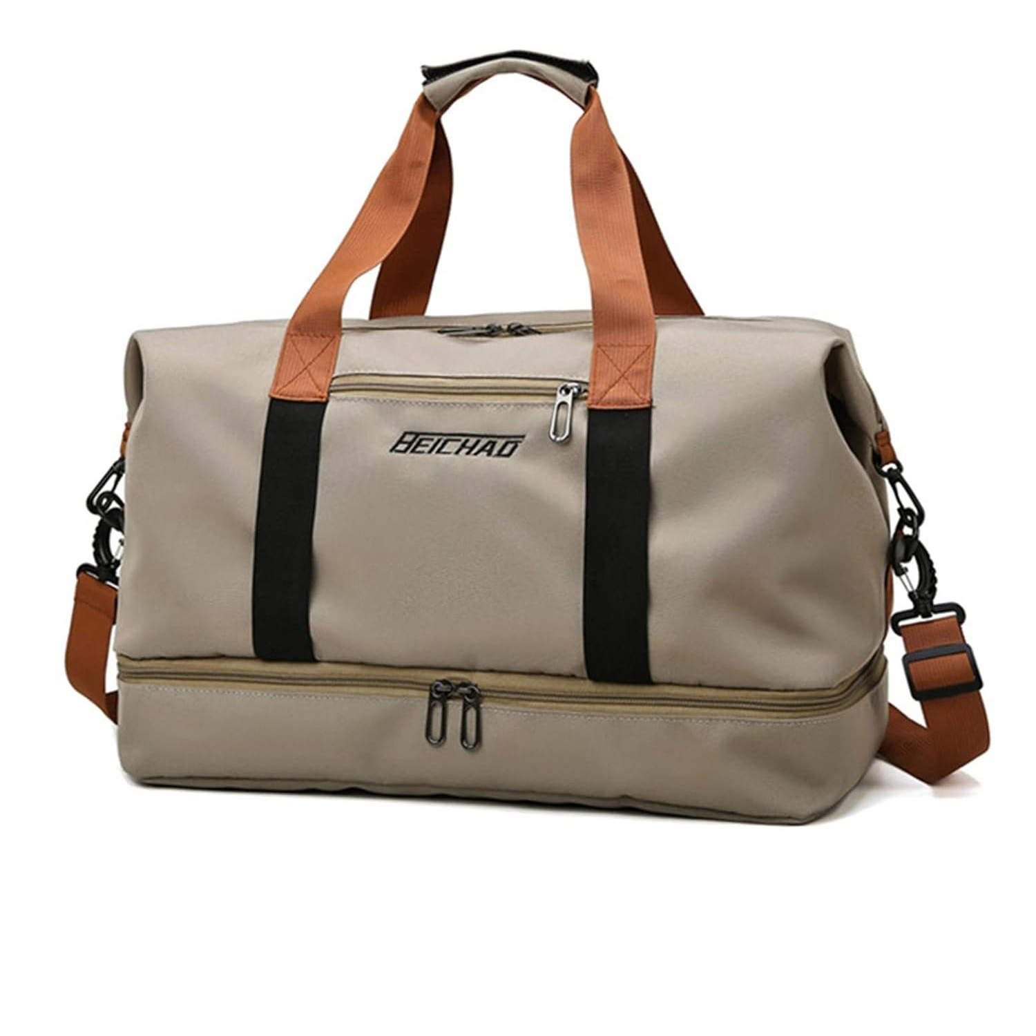 Beigefarbene Reisetasche mit braunen Trägern. Das Wort BEICHAD steht auf der Vorderseite. Schwarze Akzente.