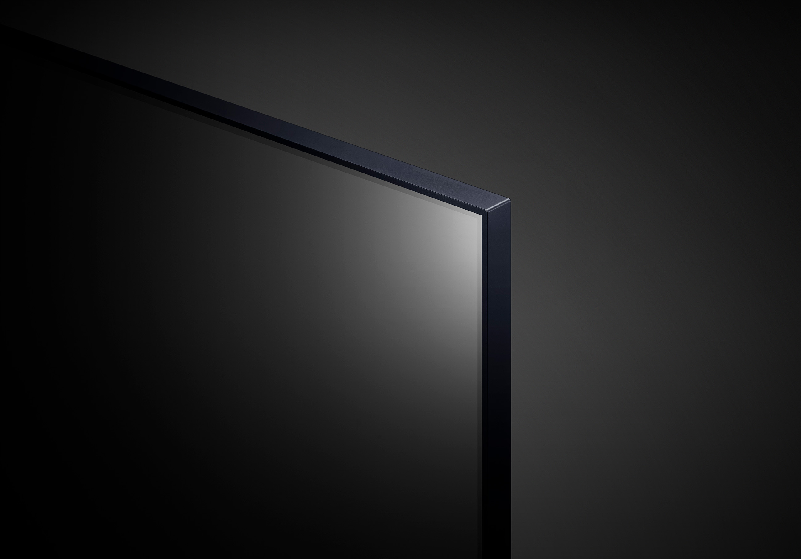 Czarny ekran telewizora, widok z rogu.