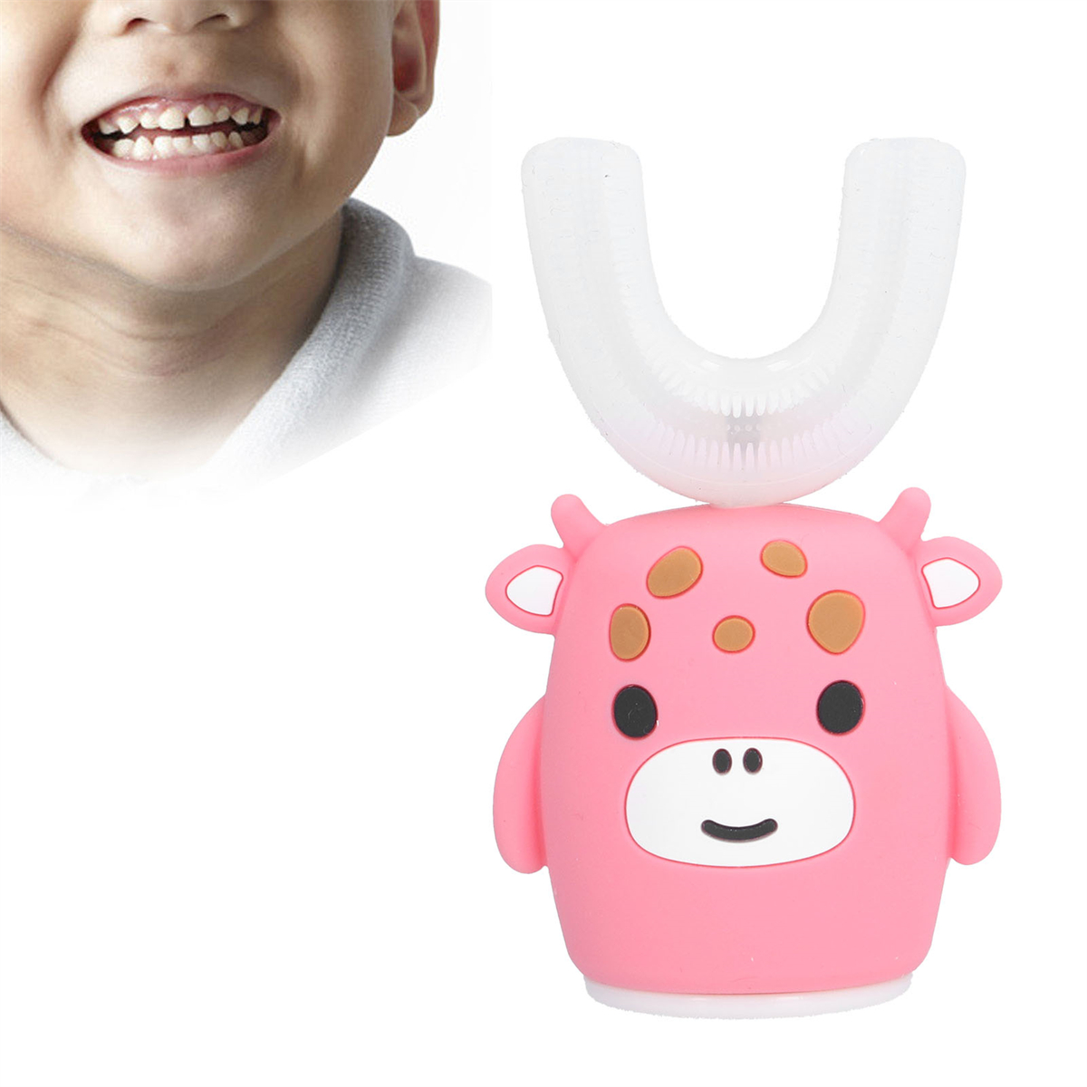 Ein Kind lächelt neben einer rosa kuhförmigen Zahnbürste mit U-förmigem Bürstenkopf.