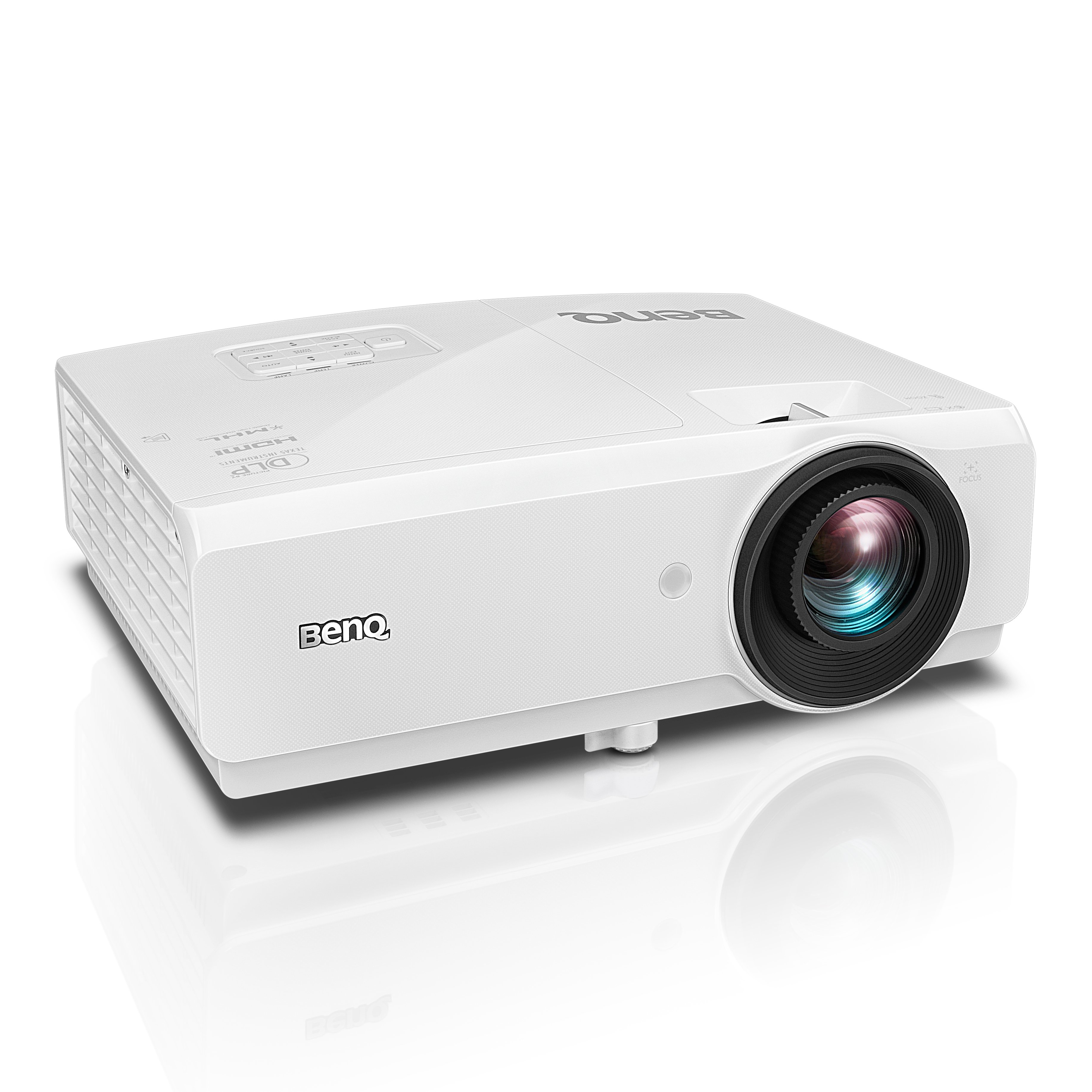 Proiettore BenQ bianco angolato, che mostra l'obiettivo e il pannello frontale.