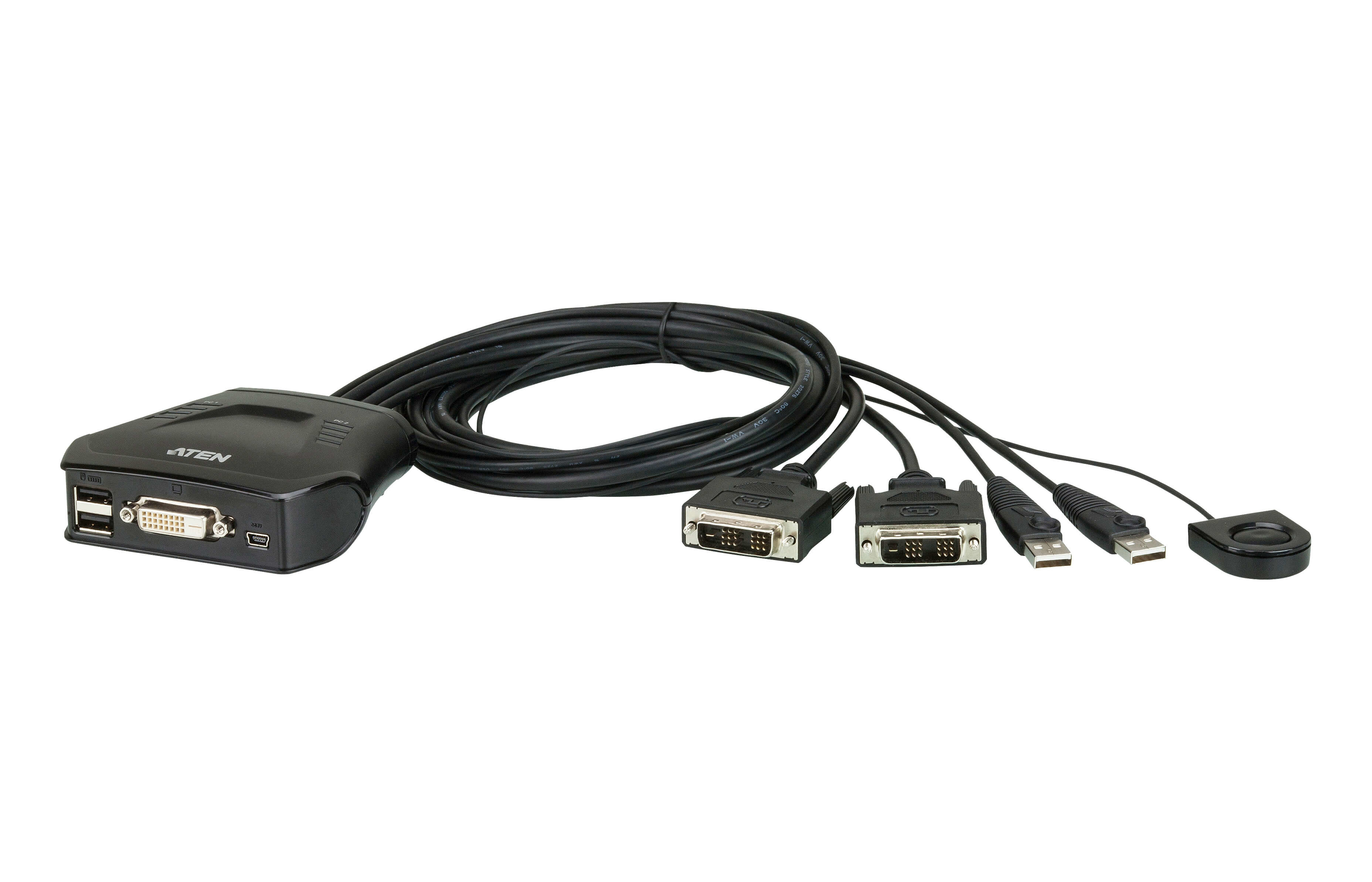 Schwarzer KVM-Switch mit mehreren Kabeln. Enthält DVI-, USB- und Audioanschlüsse. Isoliert auf Weiß.