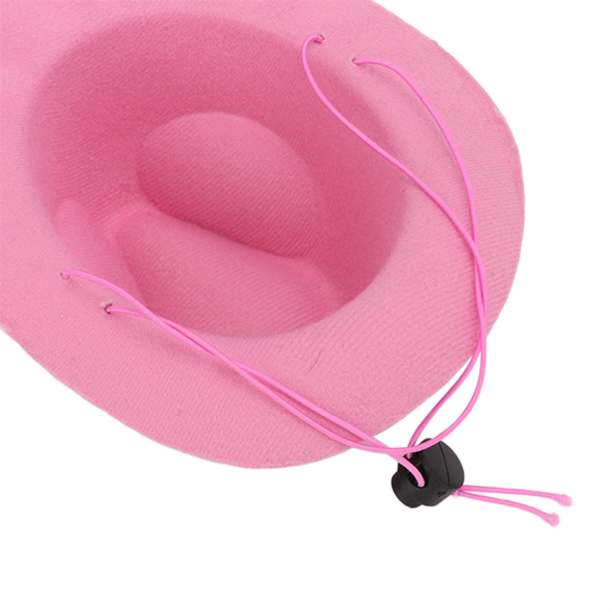 Pinker Cowboyhut mit Kordelverschluss, schwarzer Verschluss. Der Hut ist auf weißem Hintergrund. Draufsicht.