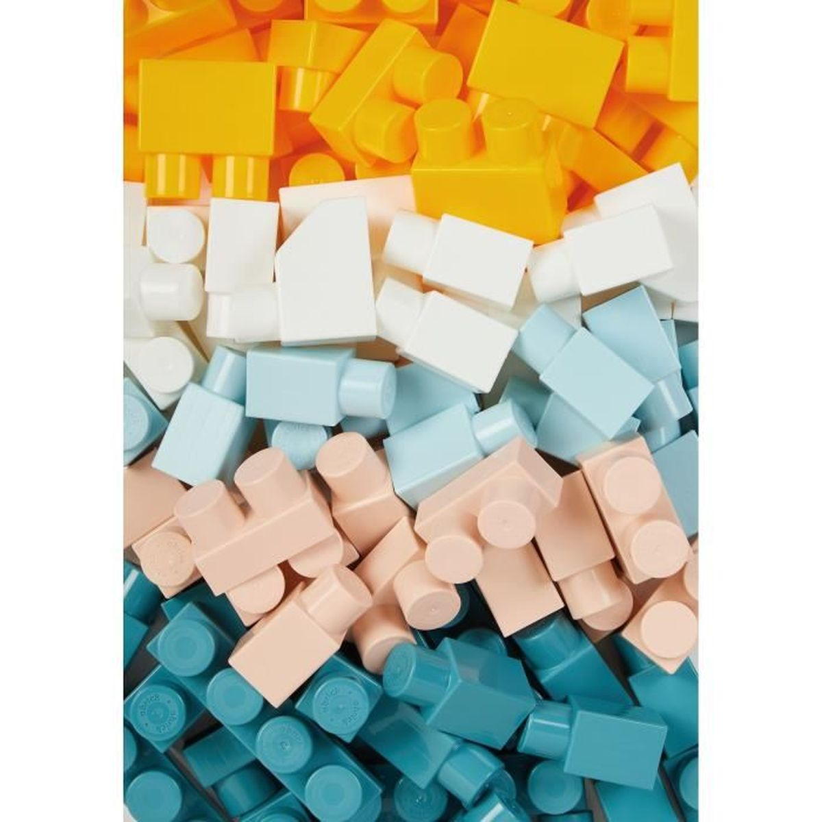 Mattoncini colorati di varie forme e colori, disposti in modo casuale.