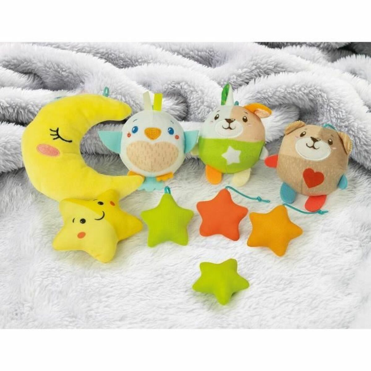 Móvil para bebé con luna, estrellas y juguetes de animales. Colores amarillo, verde, naranja y marrón.