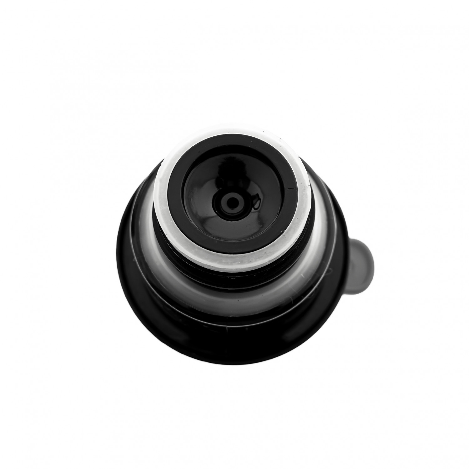 Draufsicht auf eine schwarze Thermoskanne mit weißem Ring an der Öffnung.