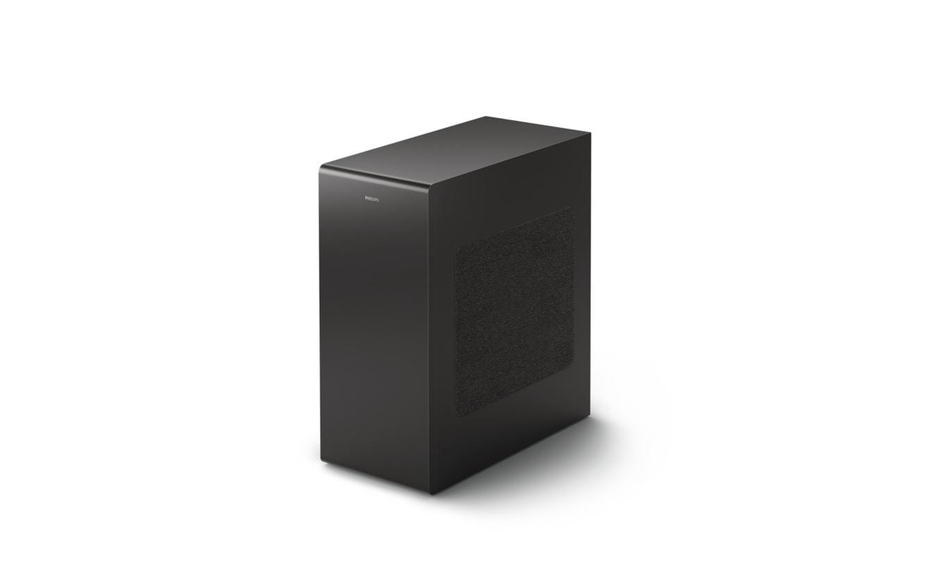 Czarny subwoofer na białym tle. Subwoofer to prostokątna skrzynia z maskownicą głośnika z boku.