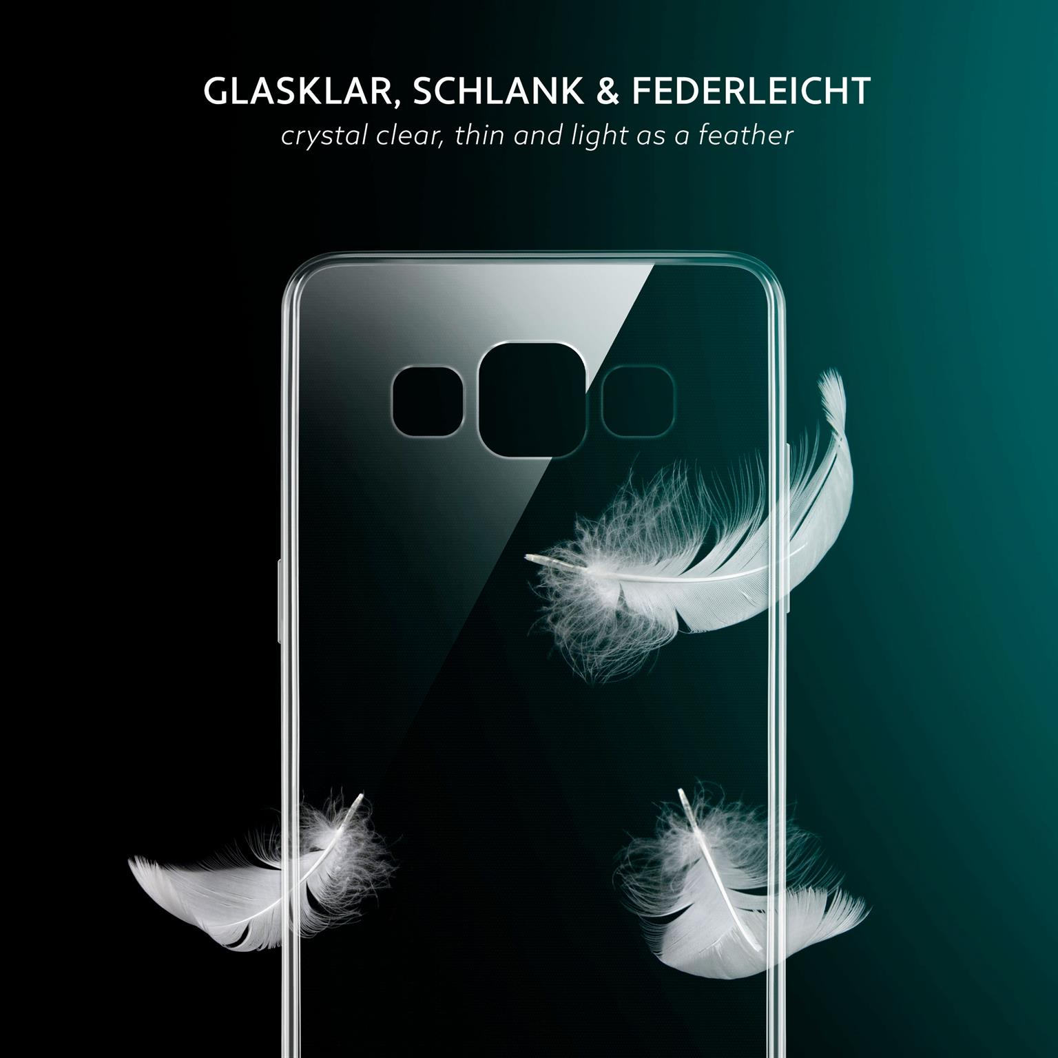 Eine transparente Handyhülle mit Federn. Der Hintergrund ist dunkel türkis.
