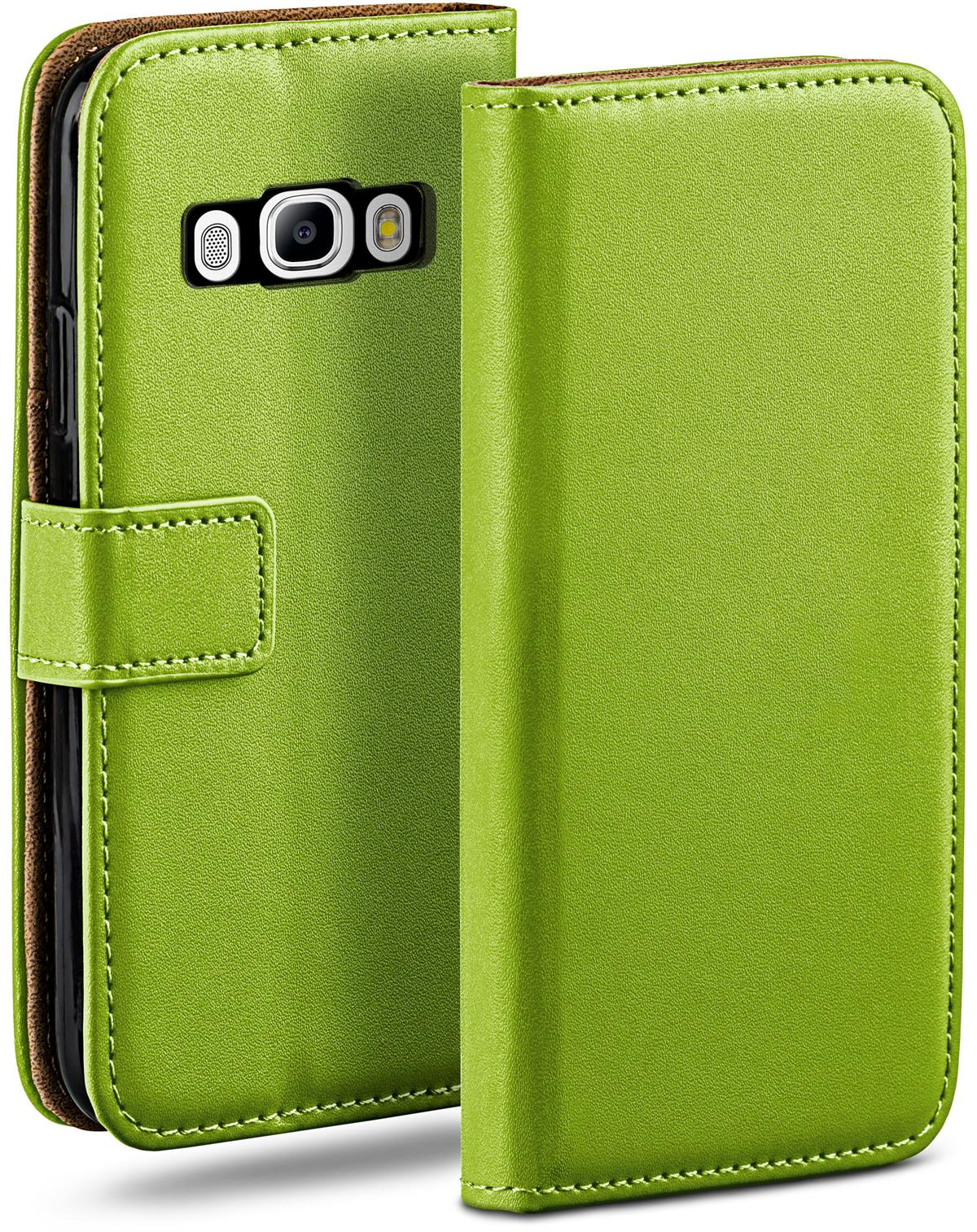 Grüne Leder-Handyhülle, offen, zeigt das Telefon und Innendetails.
