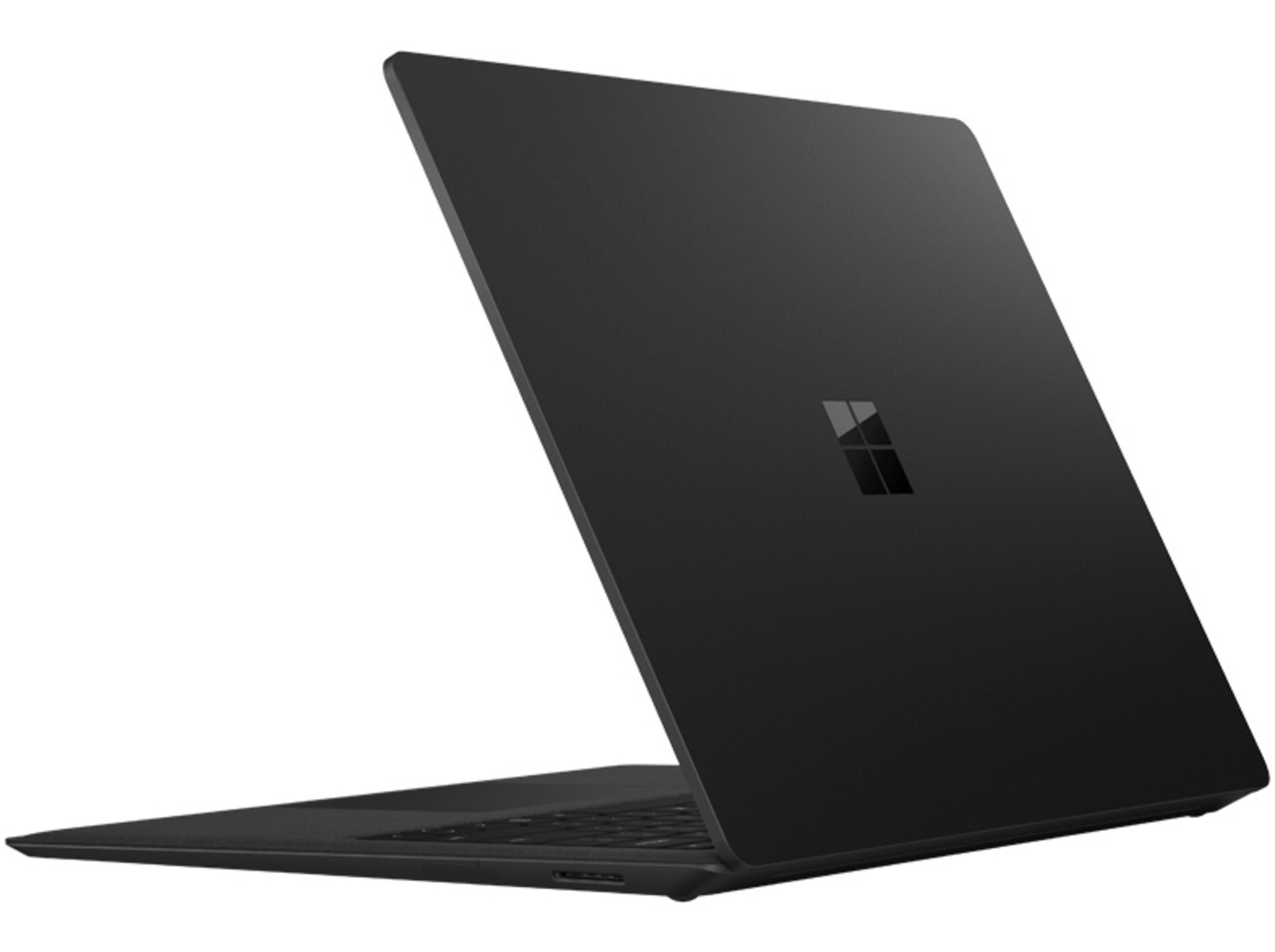 Schwarzer Microsoft Surface-Laptop, Rückansicht. Microsoft-Logo auf dem Deckel. Weißer Hintergrund.