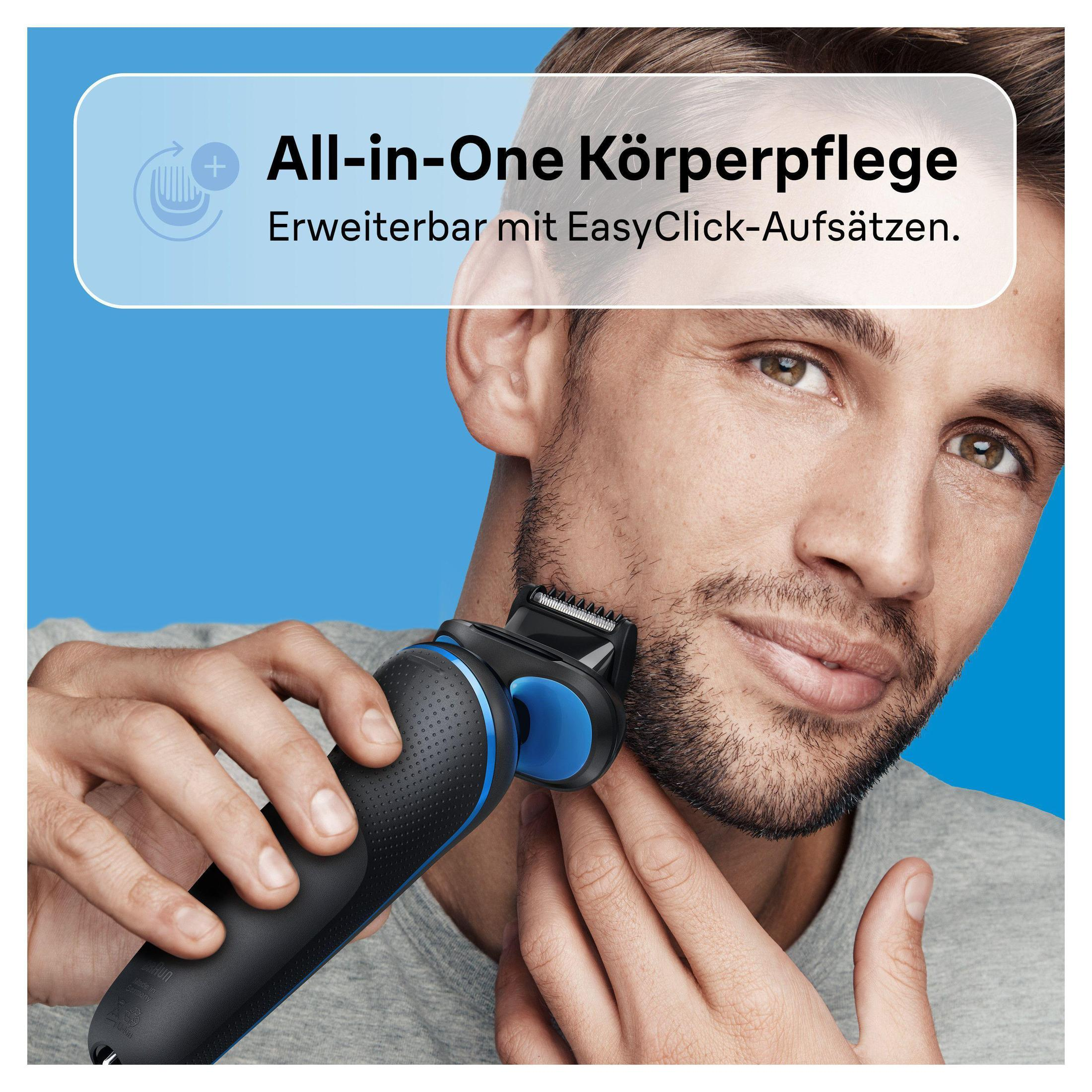 Mężczyzna goli się czarno-niebieską golarką elektryczną, z krótką brodą, niebieskie tło.