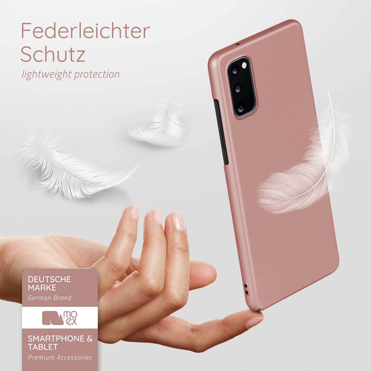 Hand hält eine rosa Handyhülle. Text sagt leichter Schutz. Federn schweben darum.