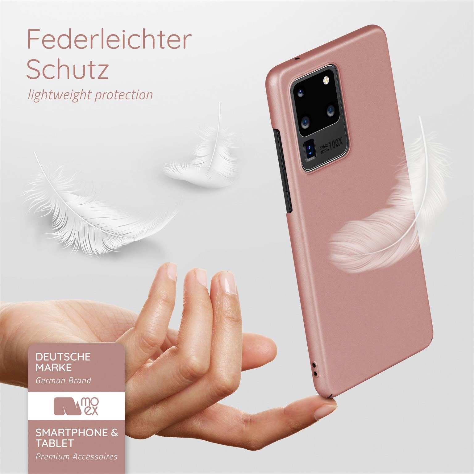 Hand hält eine roségoldene Handyhülle mit schwebenden Federn. Text: Leichter Schutz.
