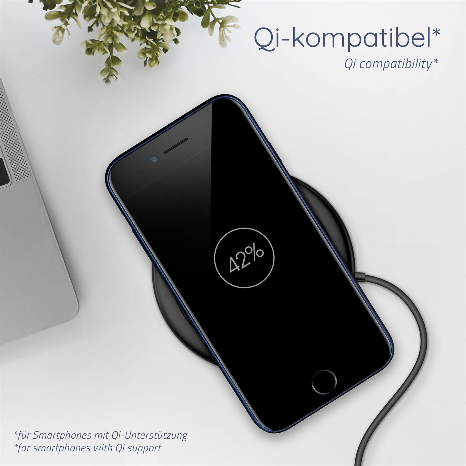 Telefon auf kabellosem Ladegerät, Bildschirm zeigt Ladeprozentsatz.