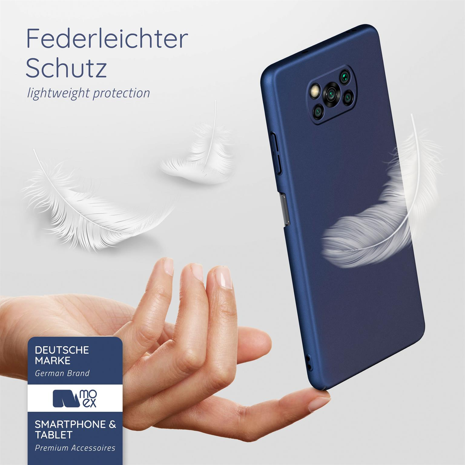 Eine Hand hält eine blaue Handyhülle. Weiße Federn schweben. Text: Federleichter Schutz.