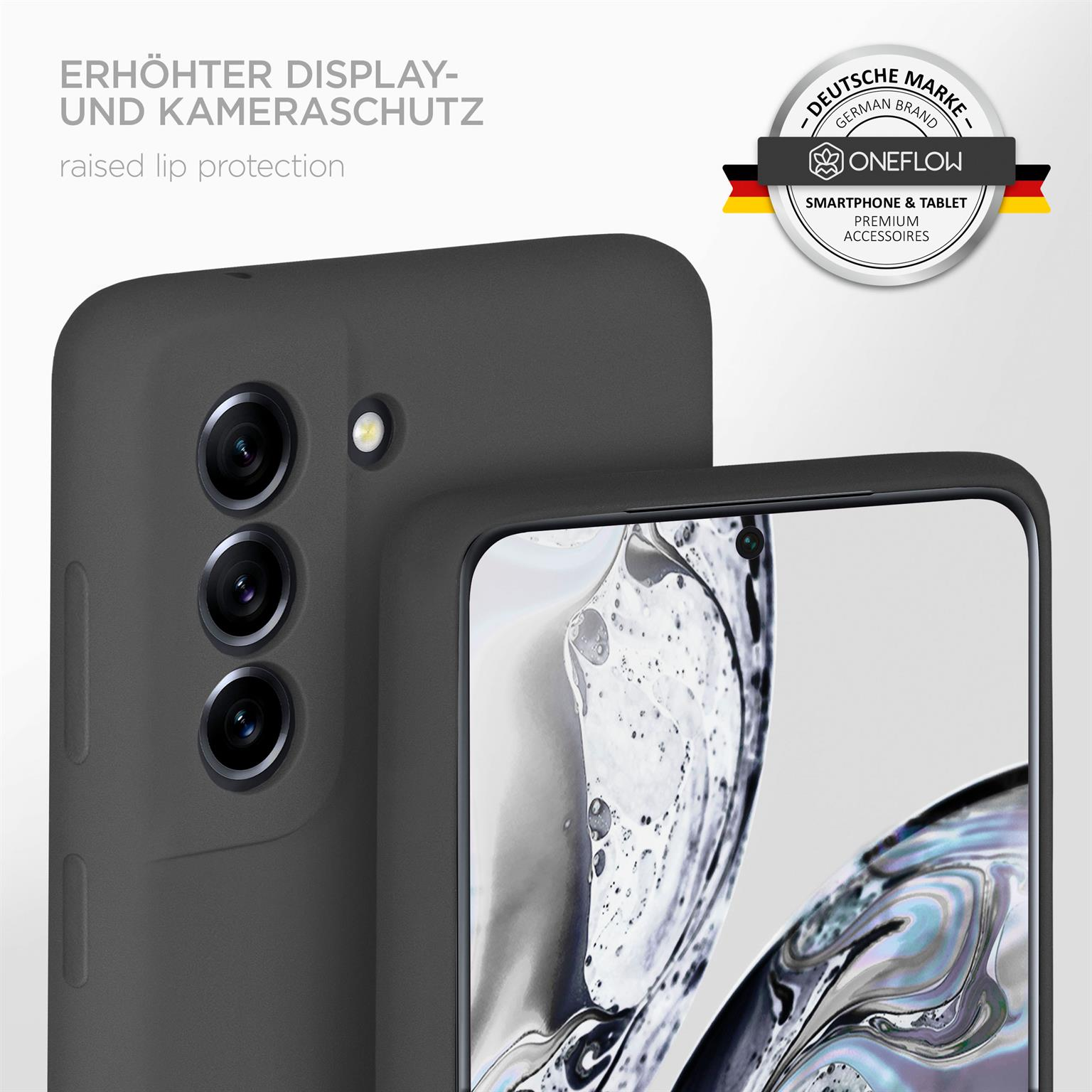 Telefon mit Hülle, Nahaufnahme. Erhöhter Lippenschutz und Logo sind zu sehen. Grauer Hintergrund.