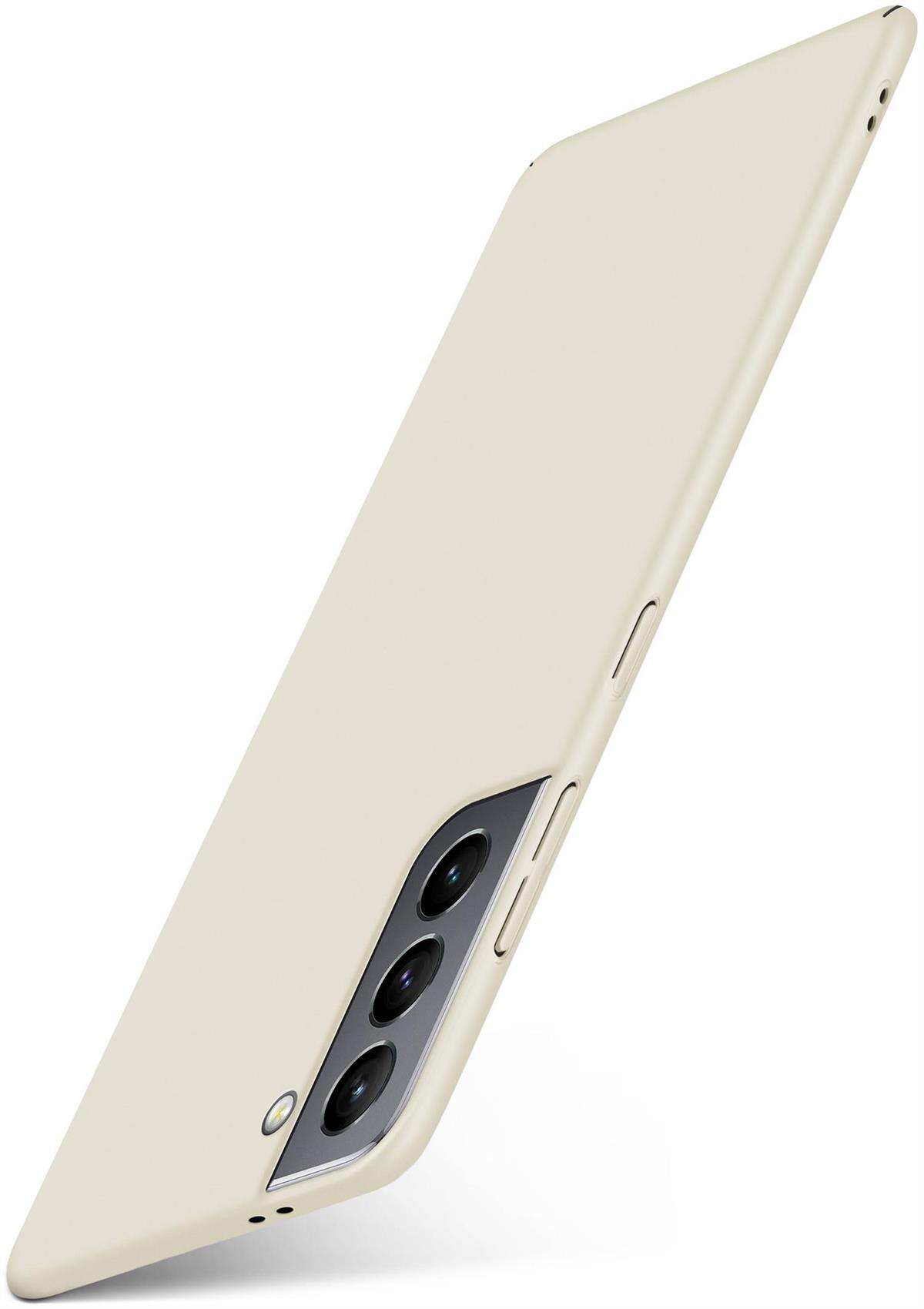 Beige Handyhülle auf weißem Hintergrund. Die Hülle bedeckt das Telefon. Drei Kameras sichtbar.