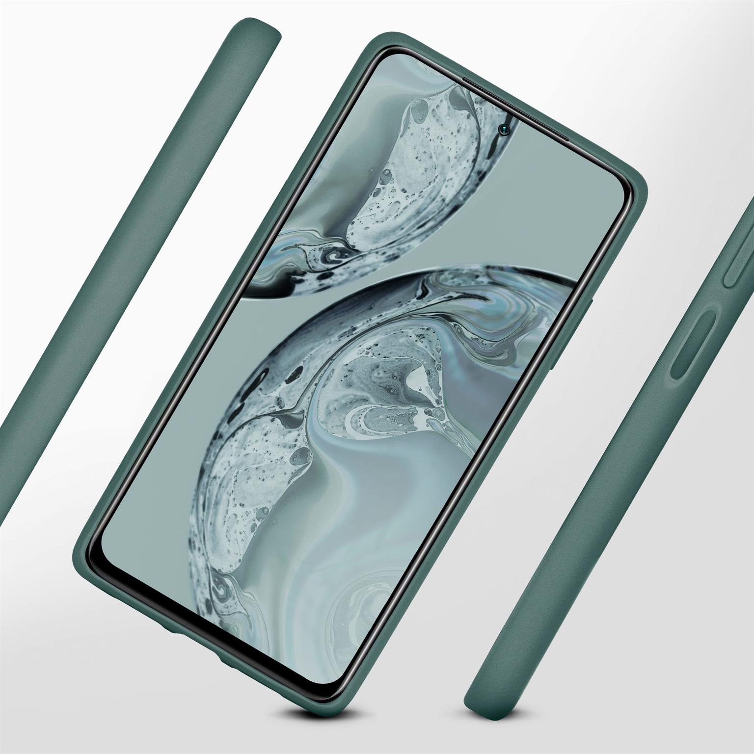 Telefon in tealfarbener Hülle, angewinkelter Blick, weißer Hintergrund.