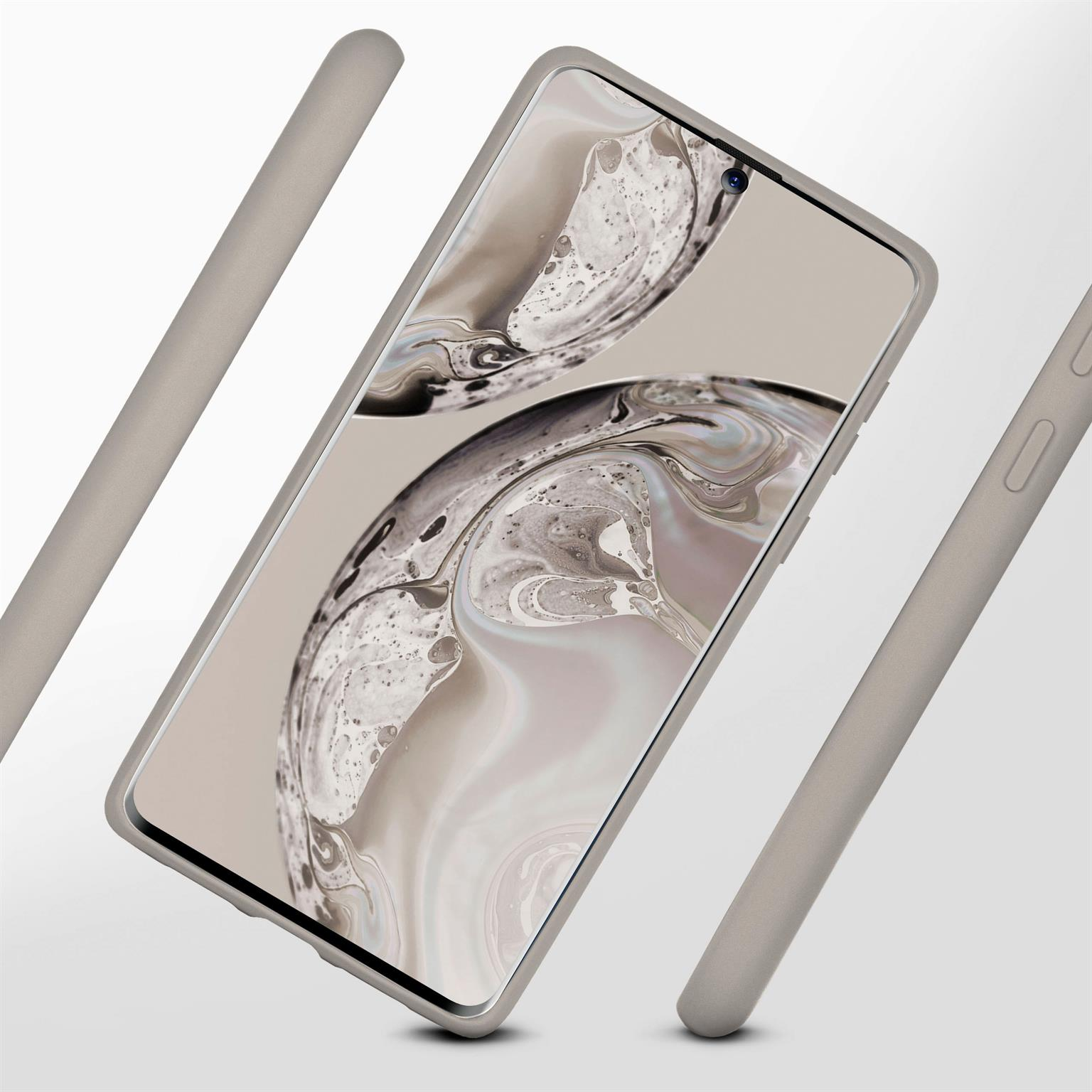 Drei Handyhüllen. Eine ist auf einem Telefon, die anderen daneben.