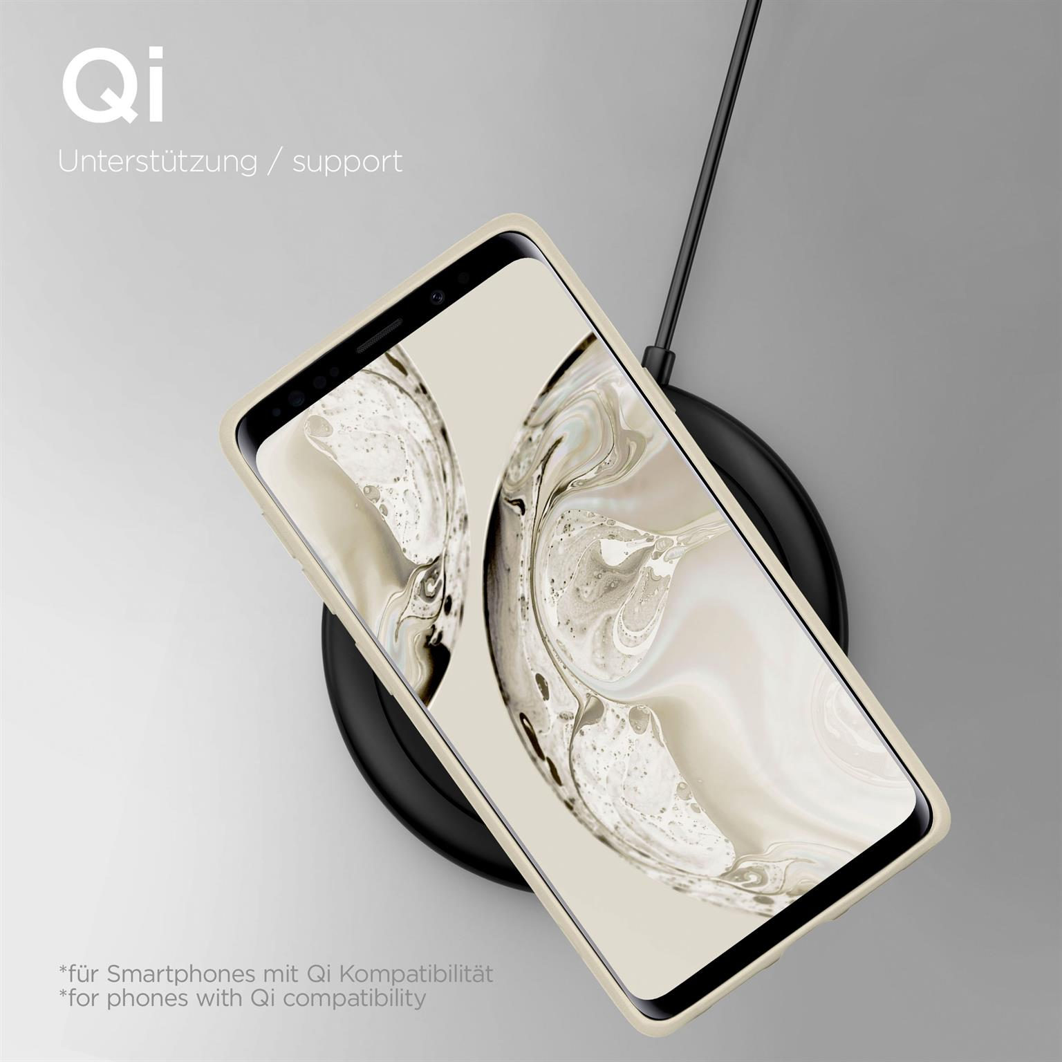 Telefon in cremefarbener Hülle auf kabellosem Ladegerät. Text: Qi-Unterstützung, für Qi-Kompatibilität.