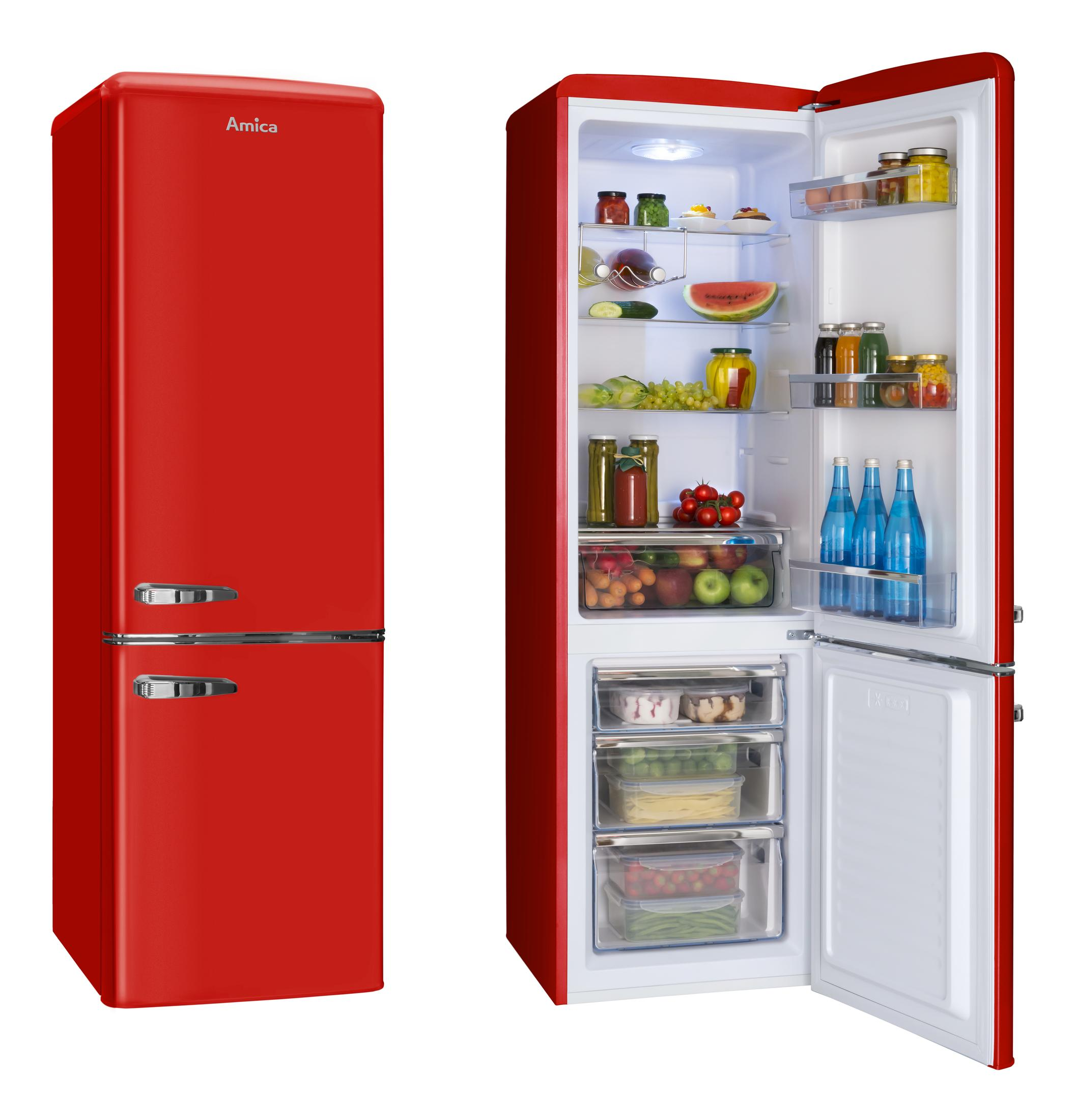 Roter Kühlschrank, rechts offen. Innen Regale mit Lebensmitteln und Getränken.