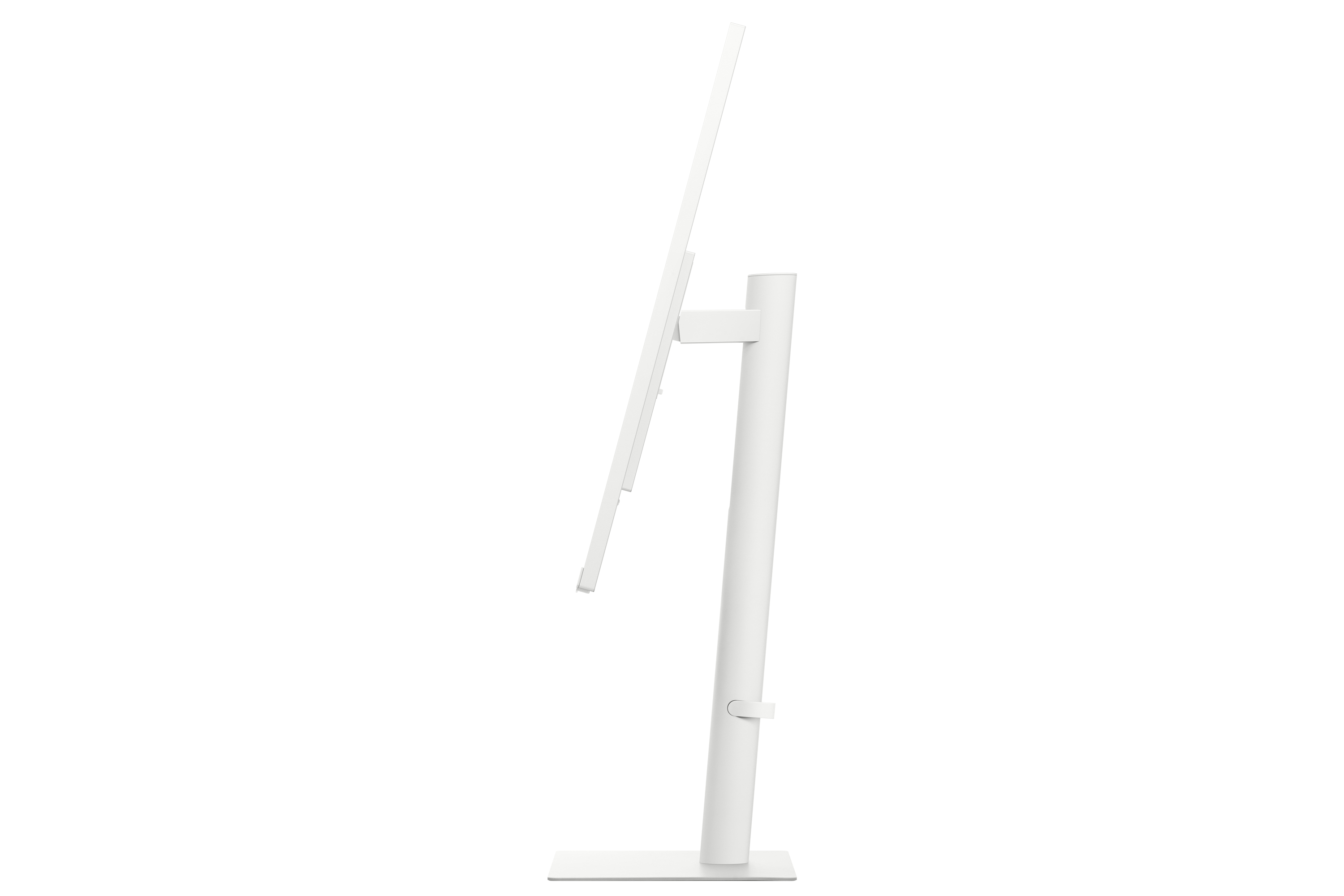 Widok z boku białego monitora komputera na białym stojaku, na białym tle.