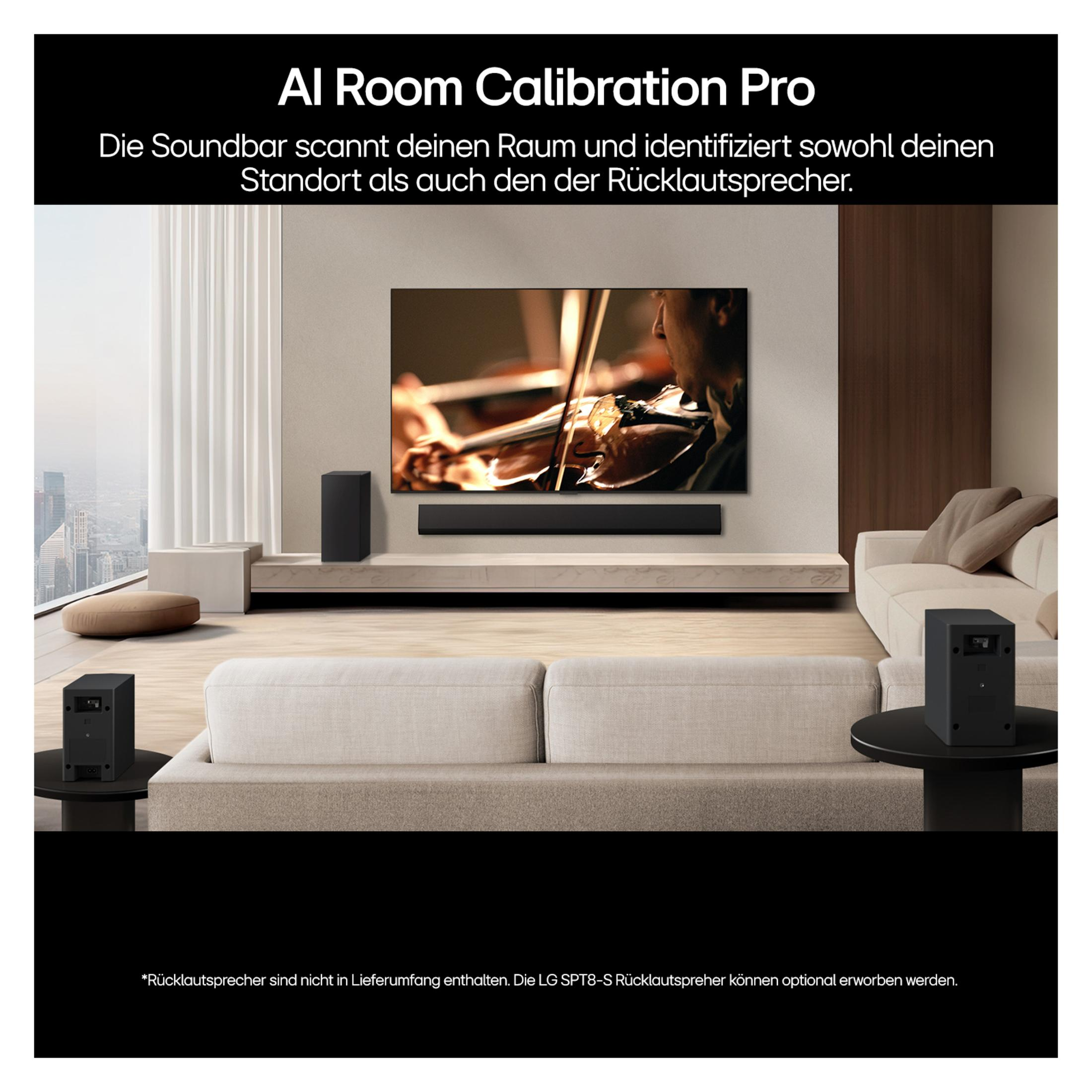Salon z telewizorem, soundbarem i głośnikami. Tekst o kalibracji pomieszczenia AI jest na górze.