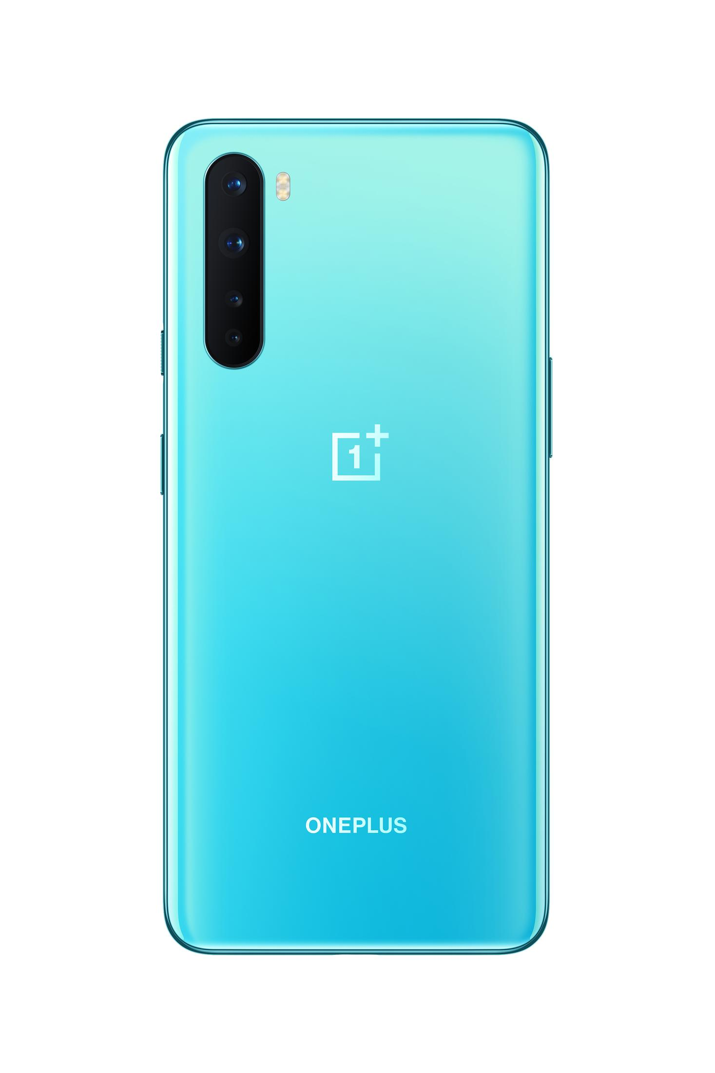 Un telefono OnePlus blu viene mostrato dal retro. Ha tre fotocamere e il logo OnePlus.