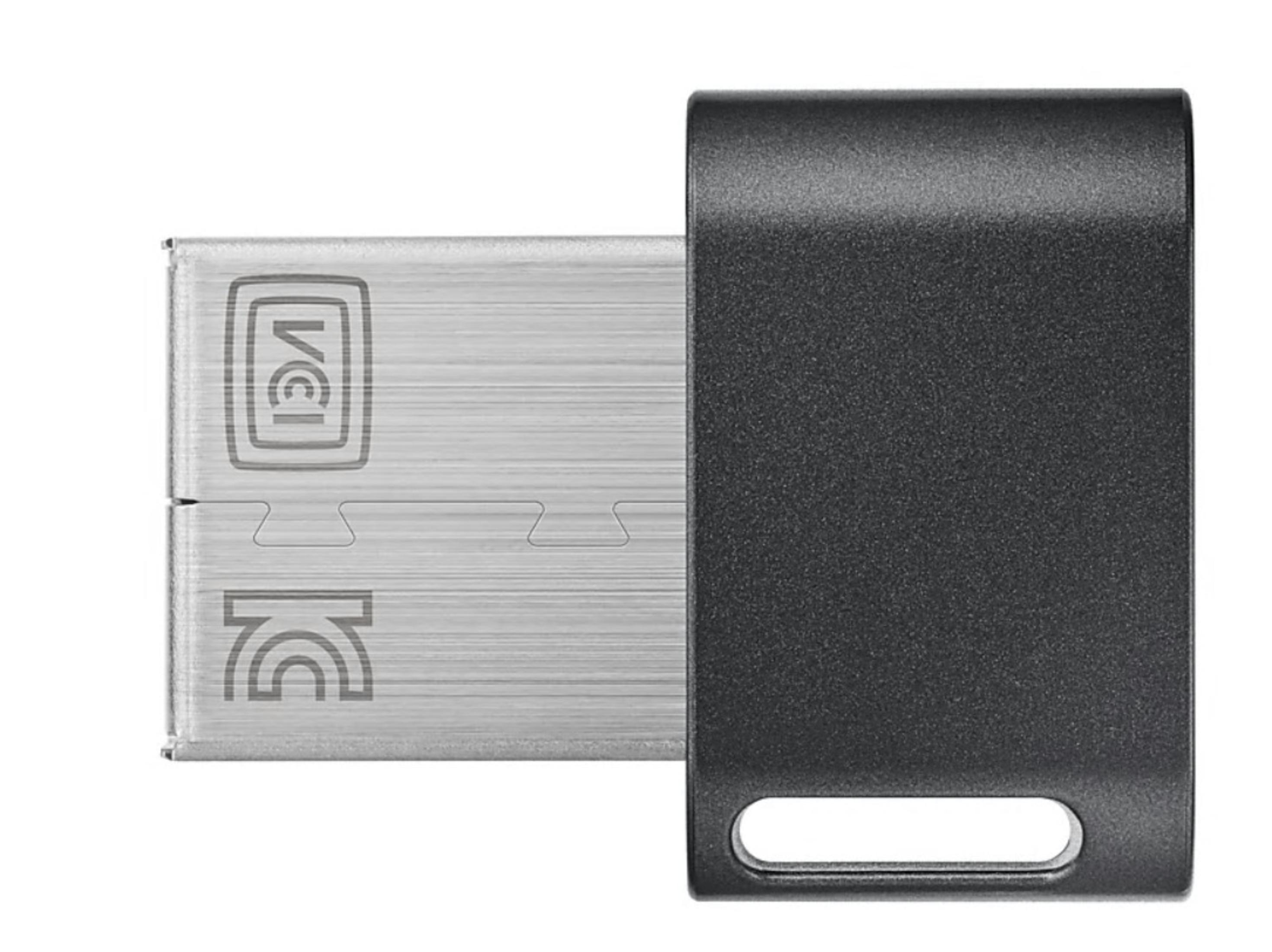 Mały srebrny pendrive z czarną nasadką, na białym tle.