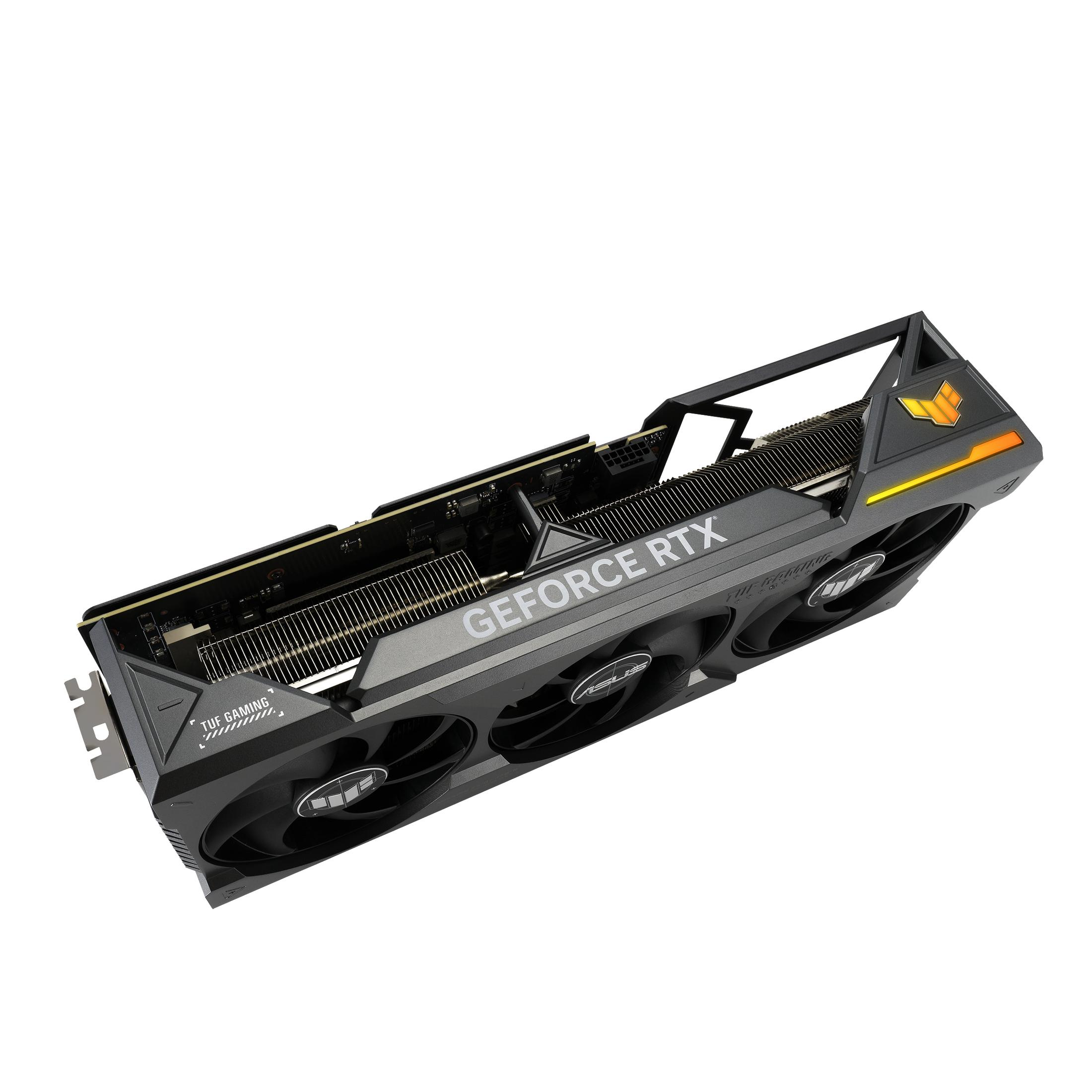 GeForce RTX Grafikkarte. Schwarz mit Lüftern. Weißer Hintergrund.