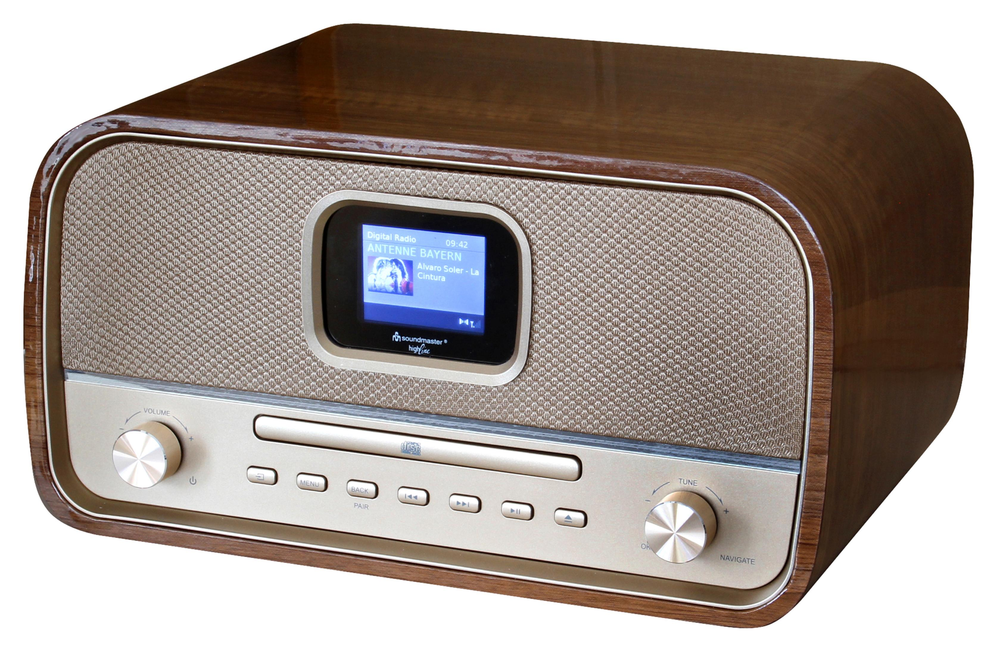 Holz-Vintage-Radio mit Bildschirm, der Stationsinformationen anzeigt. Silberne Knöpfe und ein CD-Schlitz.